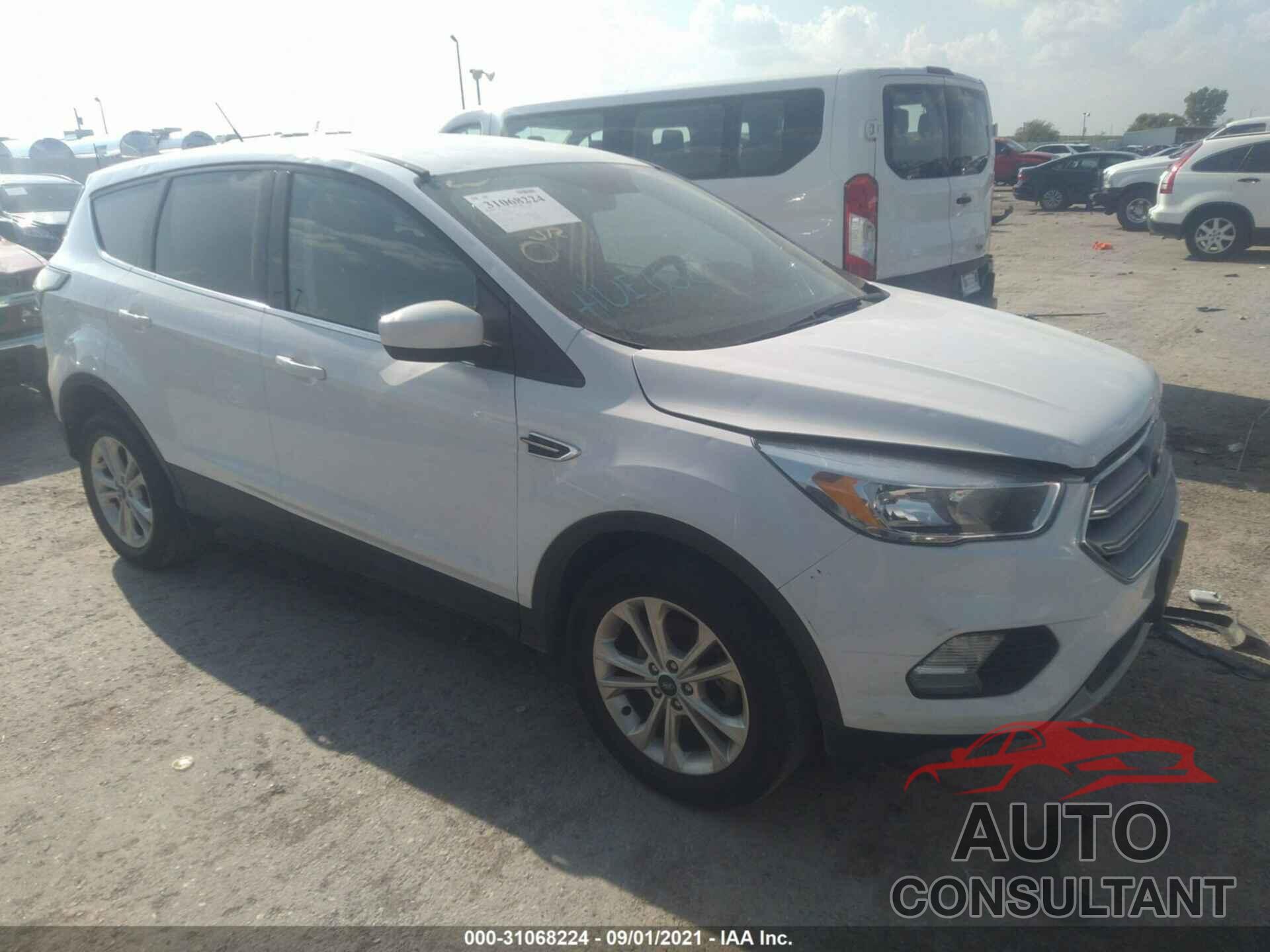 FORD ESCAPE 2017 - 1FMCU0GD1HUE76221