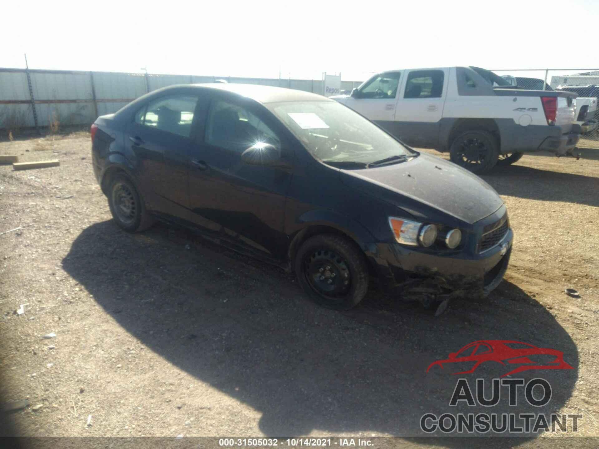 CHEVROLET SONIC 2016 - 1G1JA5SH0G4149215