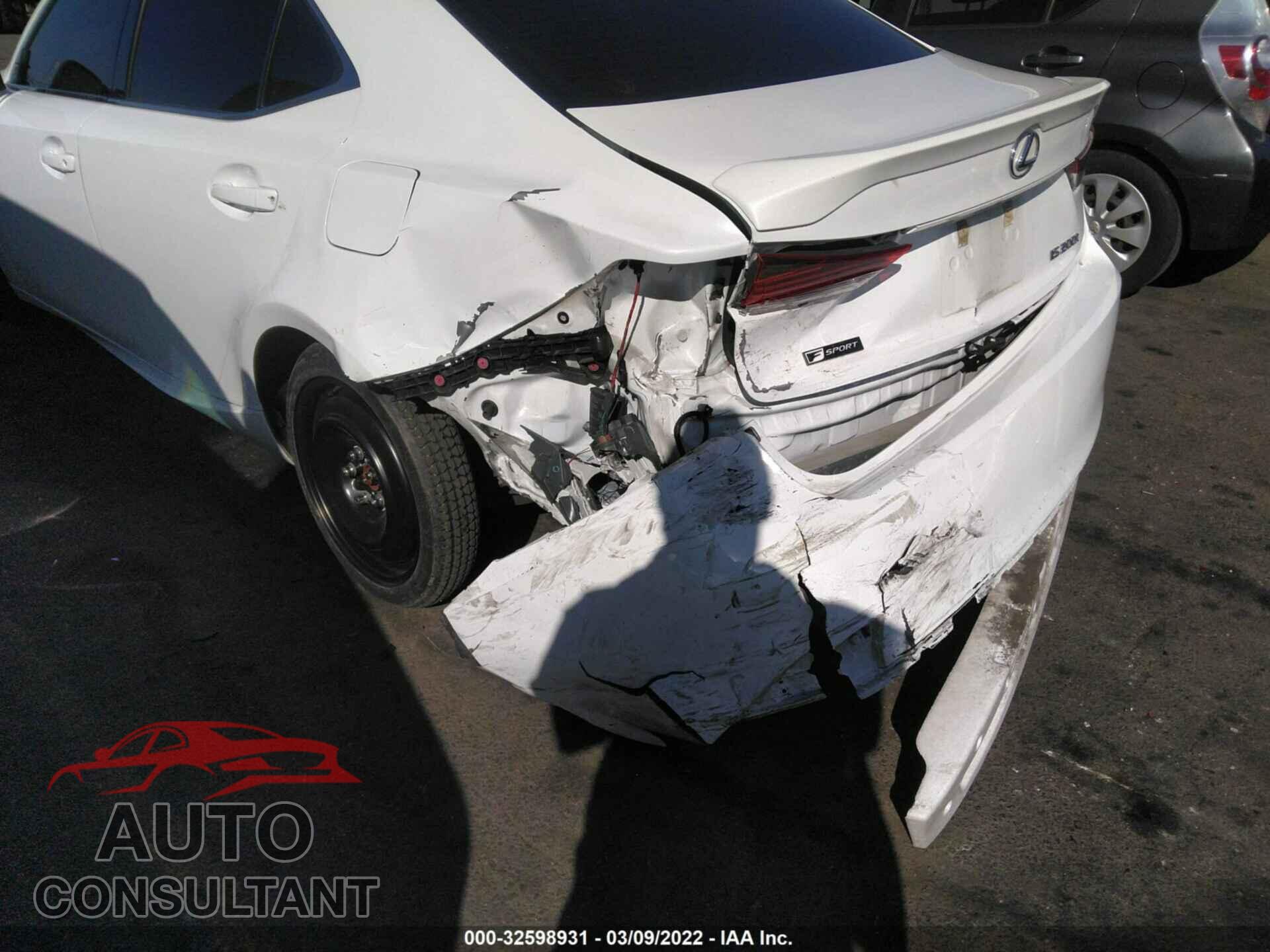 LEXUS IS 2017 - JTHBA1D2XH5049811
