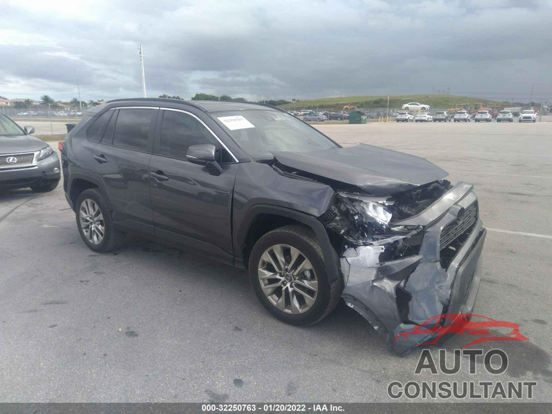 TOYOTA RAV4 2020 - 2T3C1RFV5LW094569