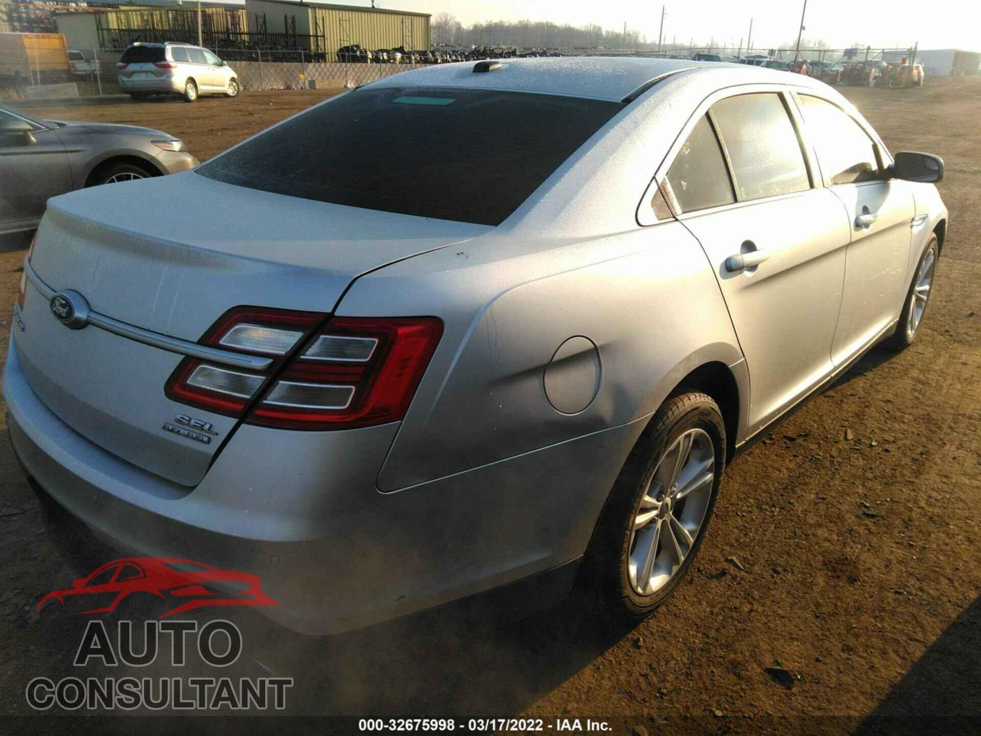 FORD TAURUS 2017 - 1FAHP2E84HG126217