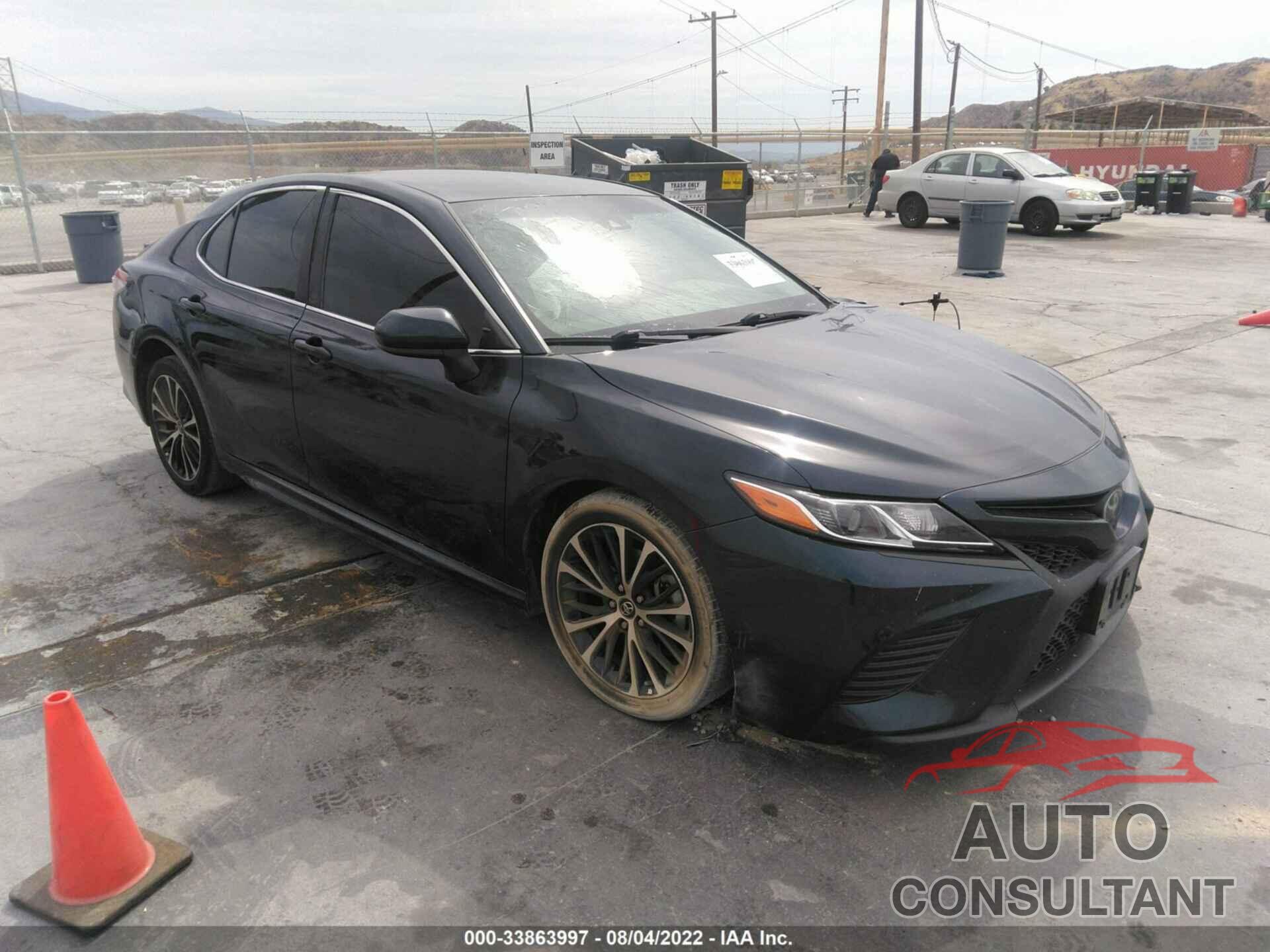 TOYOTA CAMRY 2018 - 4T1B11HK3JU573644