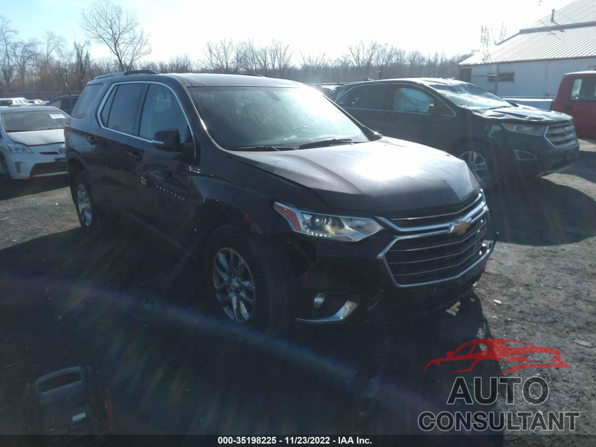 CHEVROLET TRAVERSE 2018 - 1GNEVGKW8JJ236187