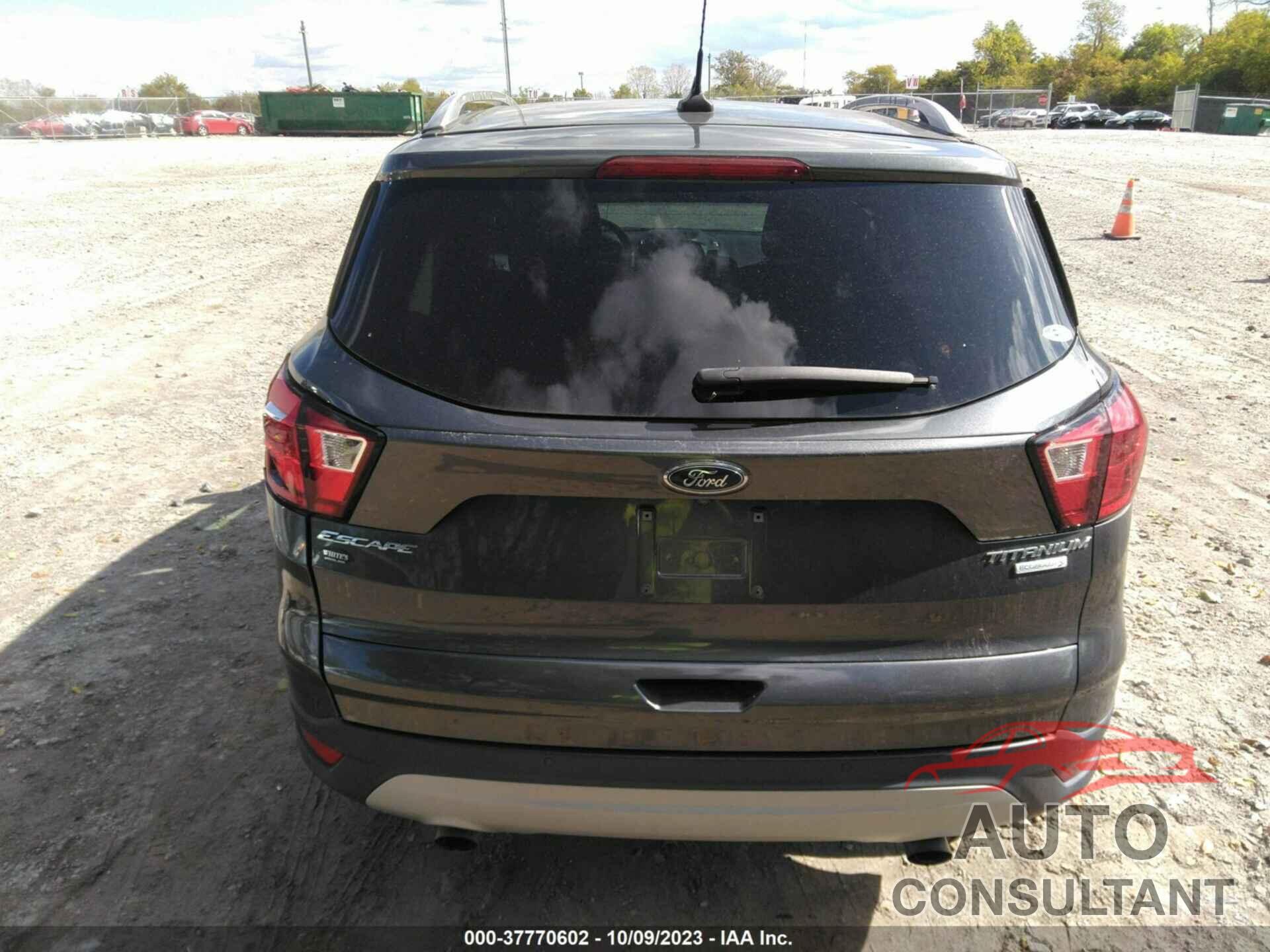 FORD ESCAPE 2019 - 1FMCU0J93KUA76947