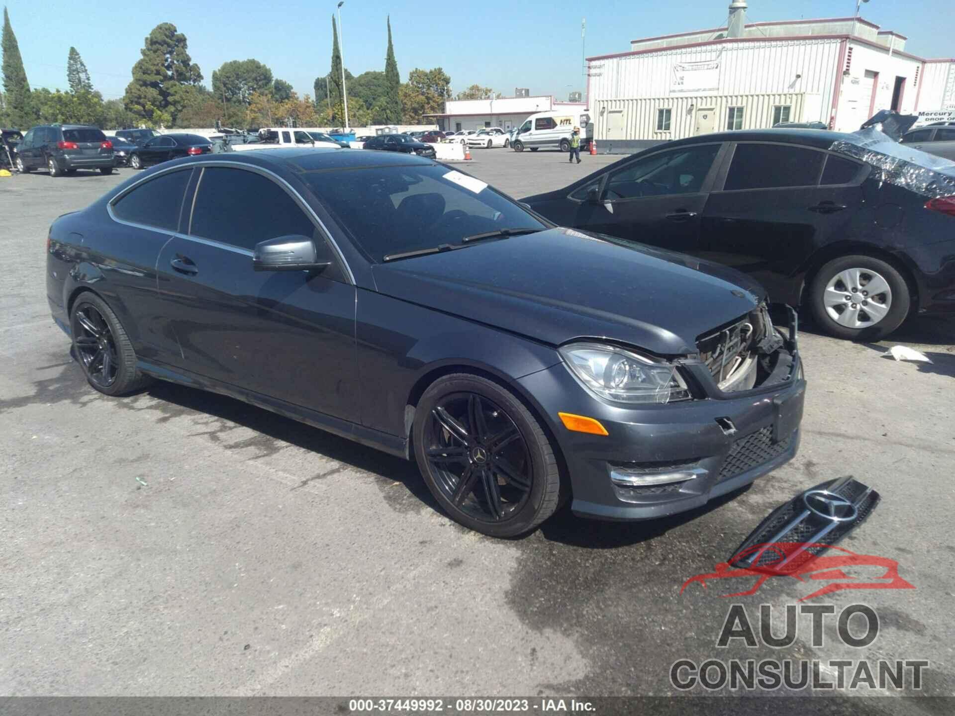 MERCEDES-BENZ C 250 2015 - WDDGJ4HB2FG440638