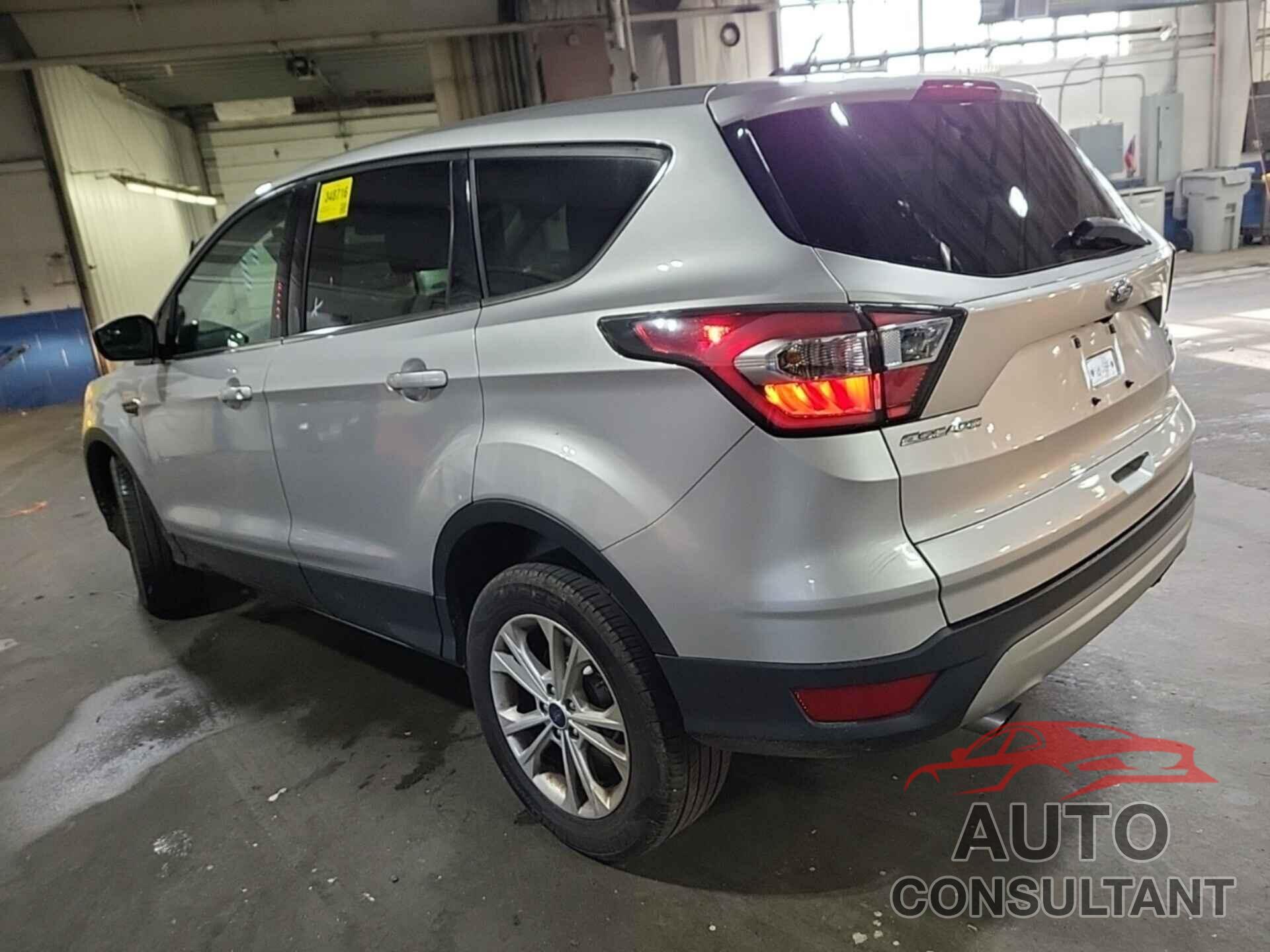 FORD ESCAPE 2017 - 1FMCU9G91HUB55716
