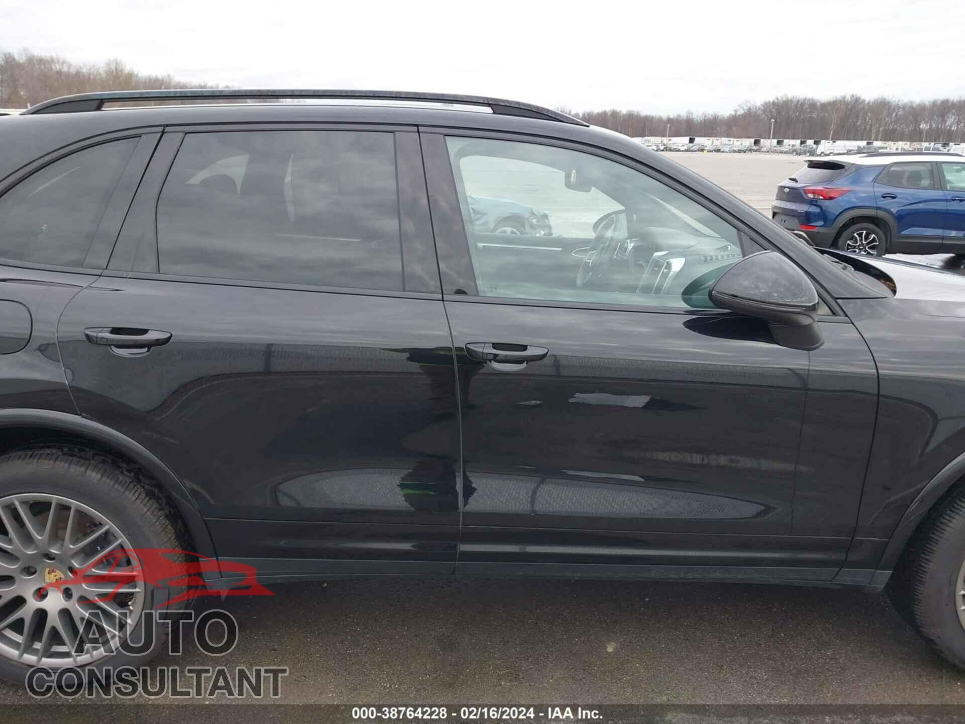 PORSCHE CAYENNE 2017 - WP1AA2A26HKA81730
