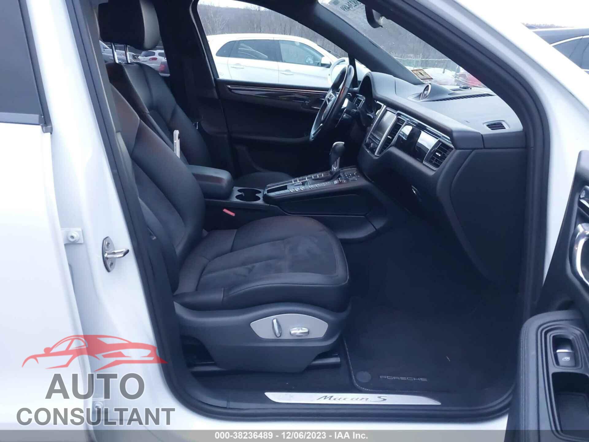 PORSCHE MACAN 2016 - WP1AB2A51GLB48024