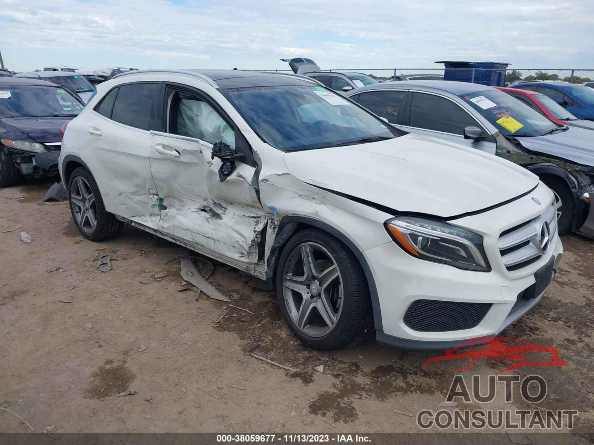 MERCEDES-BENZ GLA 250 2015 - WDCTG4GB5FJ075877