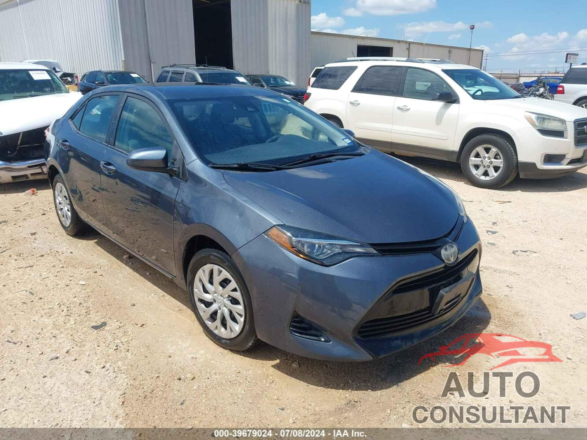 TOYOTA COROLLA 2018 - 5YFBURHE6JP825565