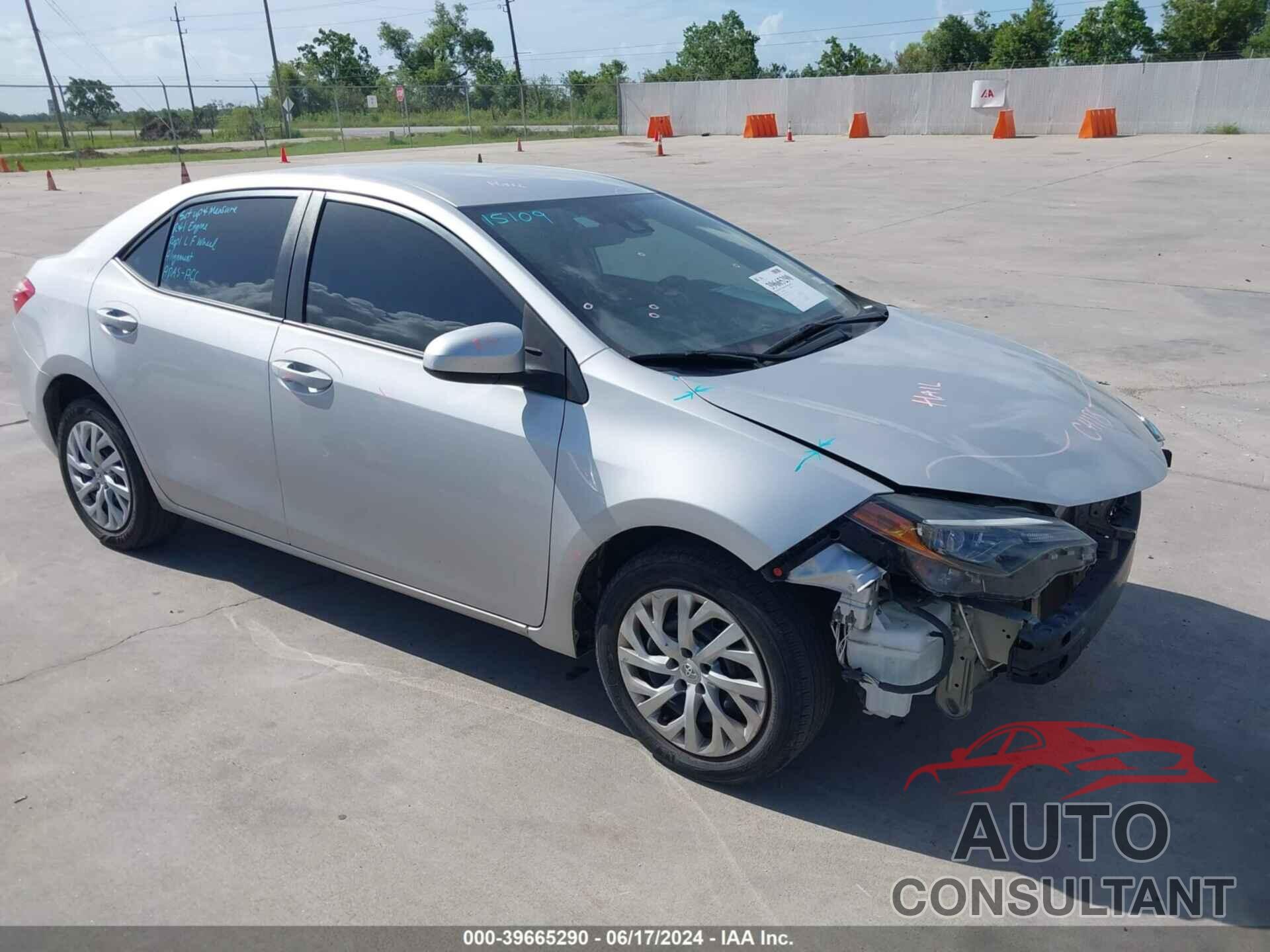 TOYOTA COROLLA 2018 - 5YFBURHEXJP778492