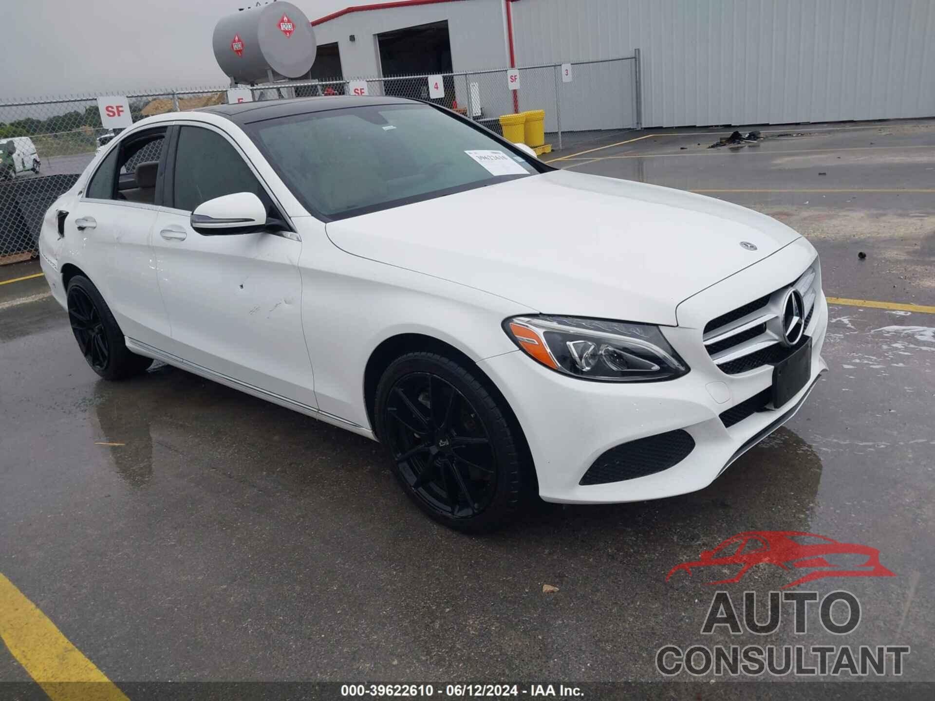 MERCEDES-BENZ C 300 2018 - 55SWF4KB1JU250010