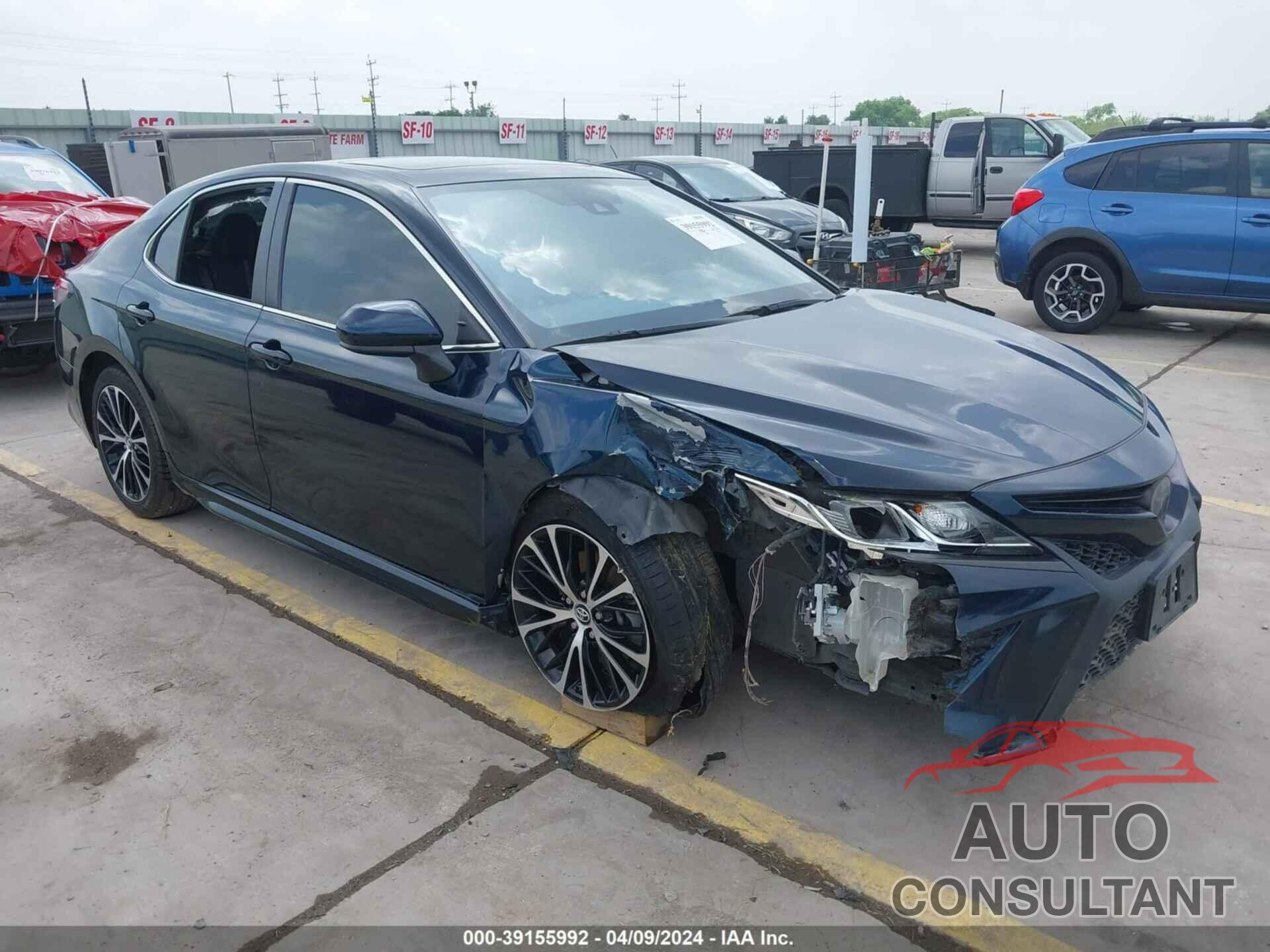 TOYOTA CAMRY 2018 - 4T1B11HK1JU648924