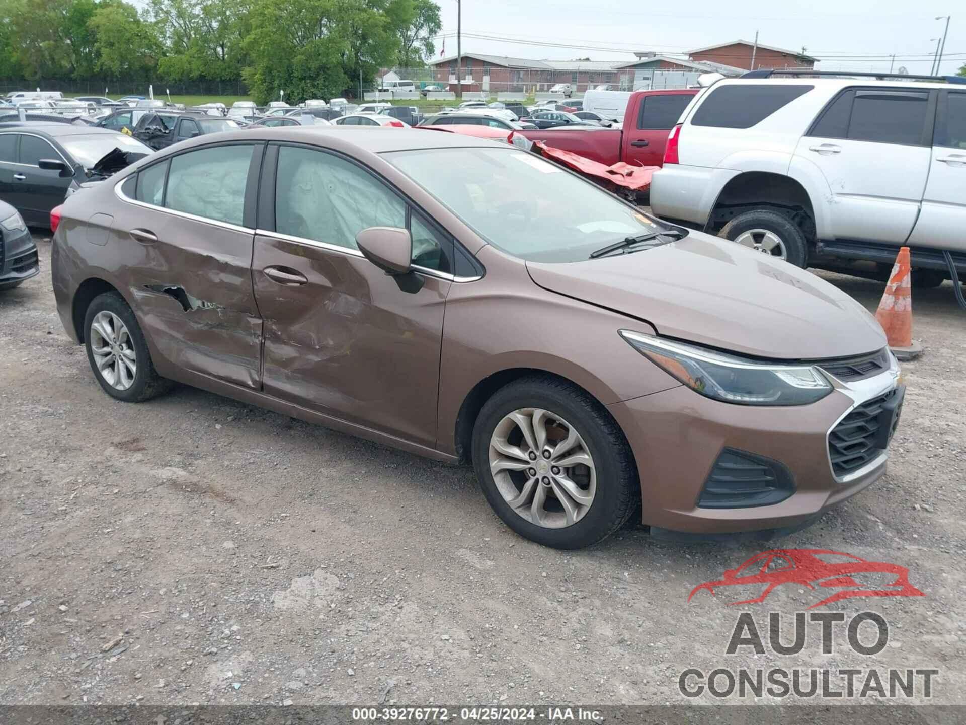 CHEVROLET CRUZE 2019 - 1G1BE5SM3K7113872