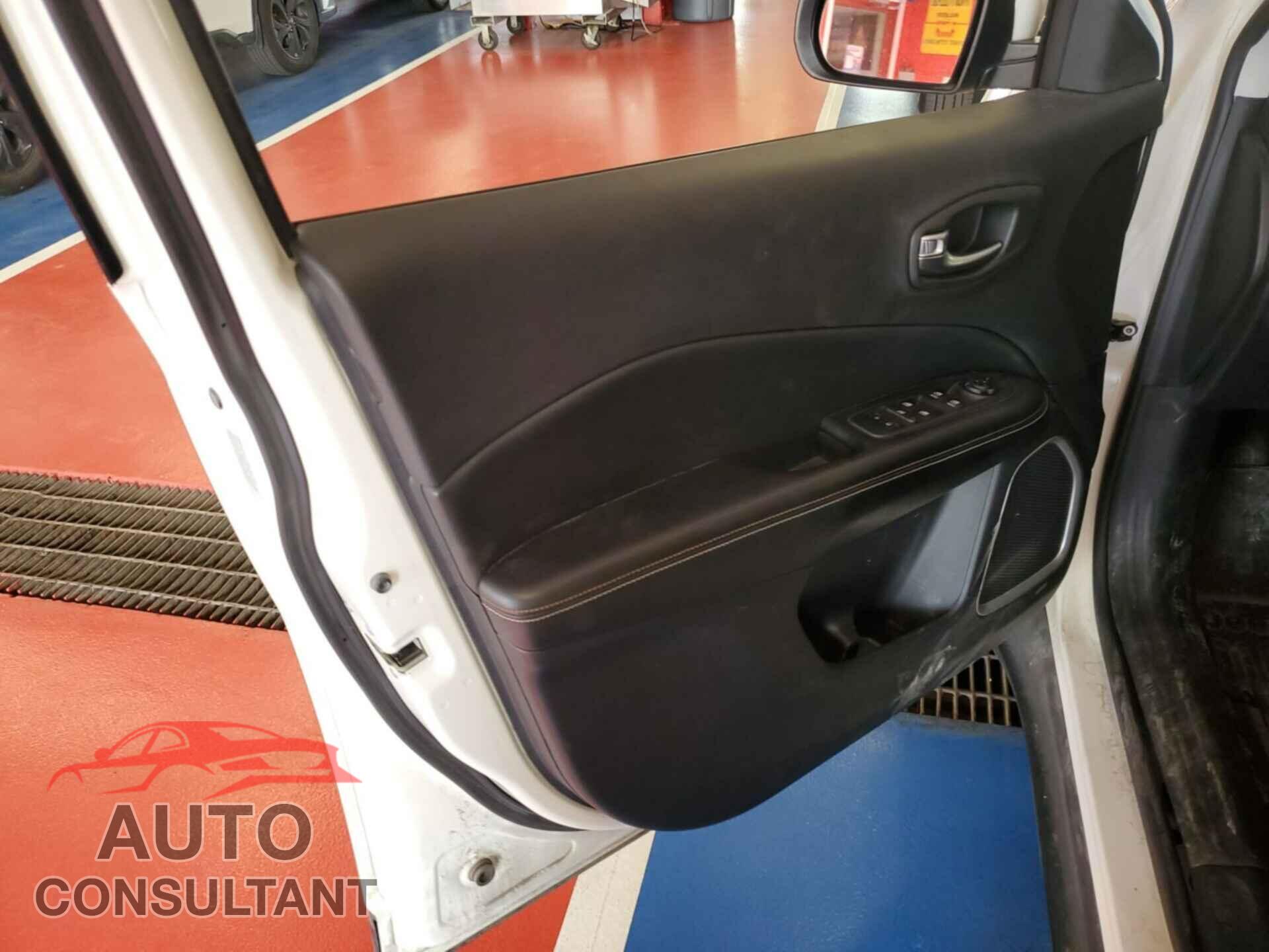 JEEP COMPASS 2021 - 3C4NJDBB3MT565165