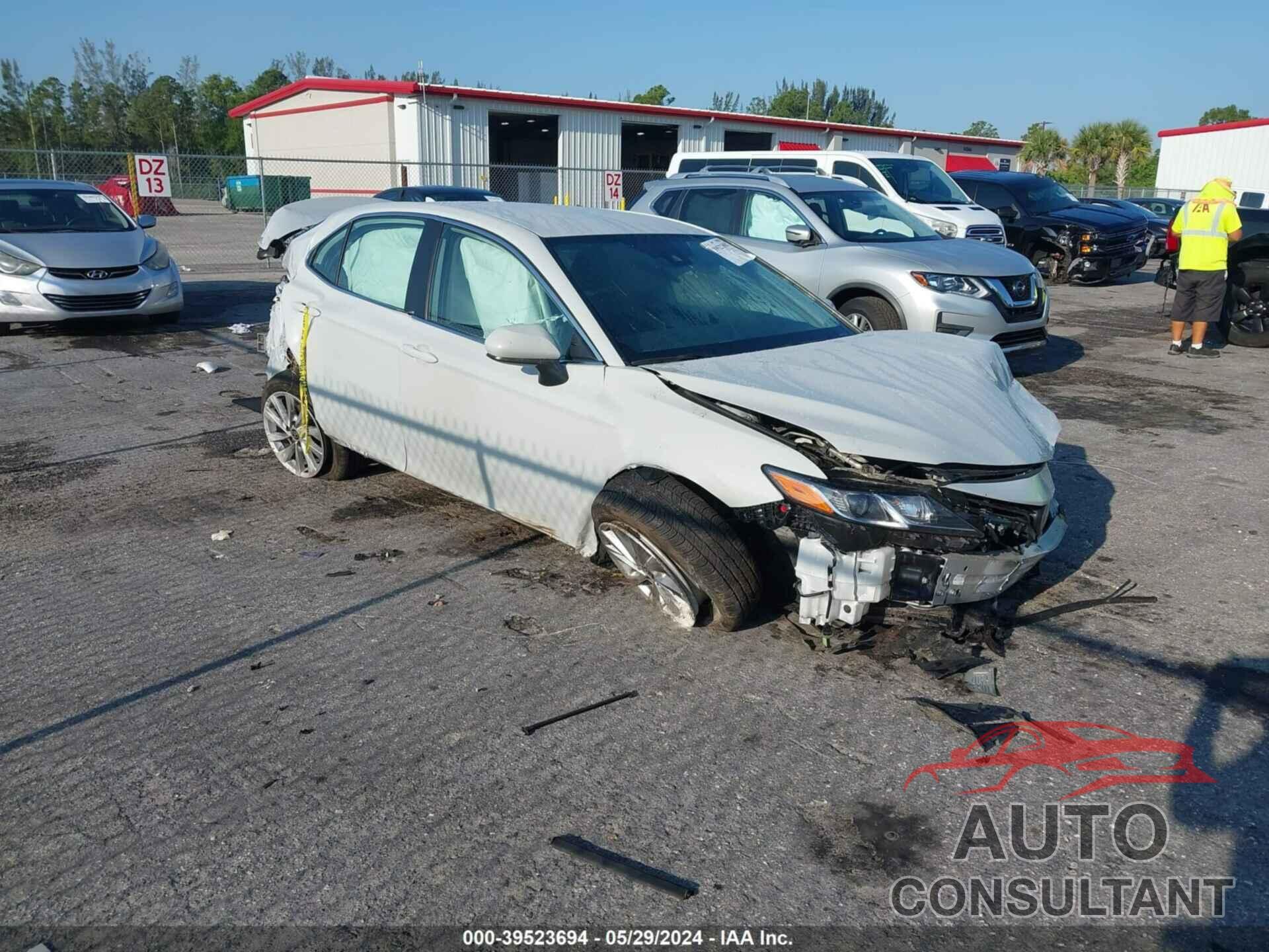 TOYOTA CAMRY 2023 - 4T1C11AK0PU121030