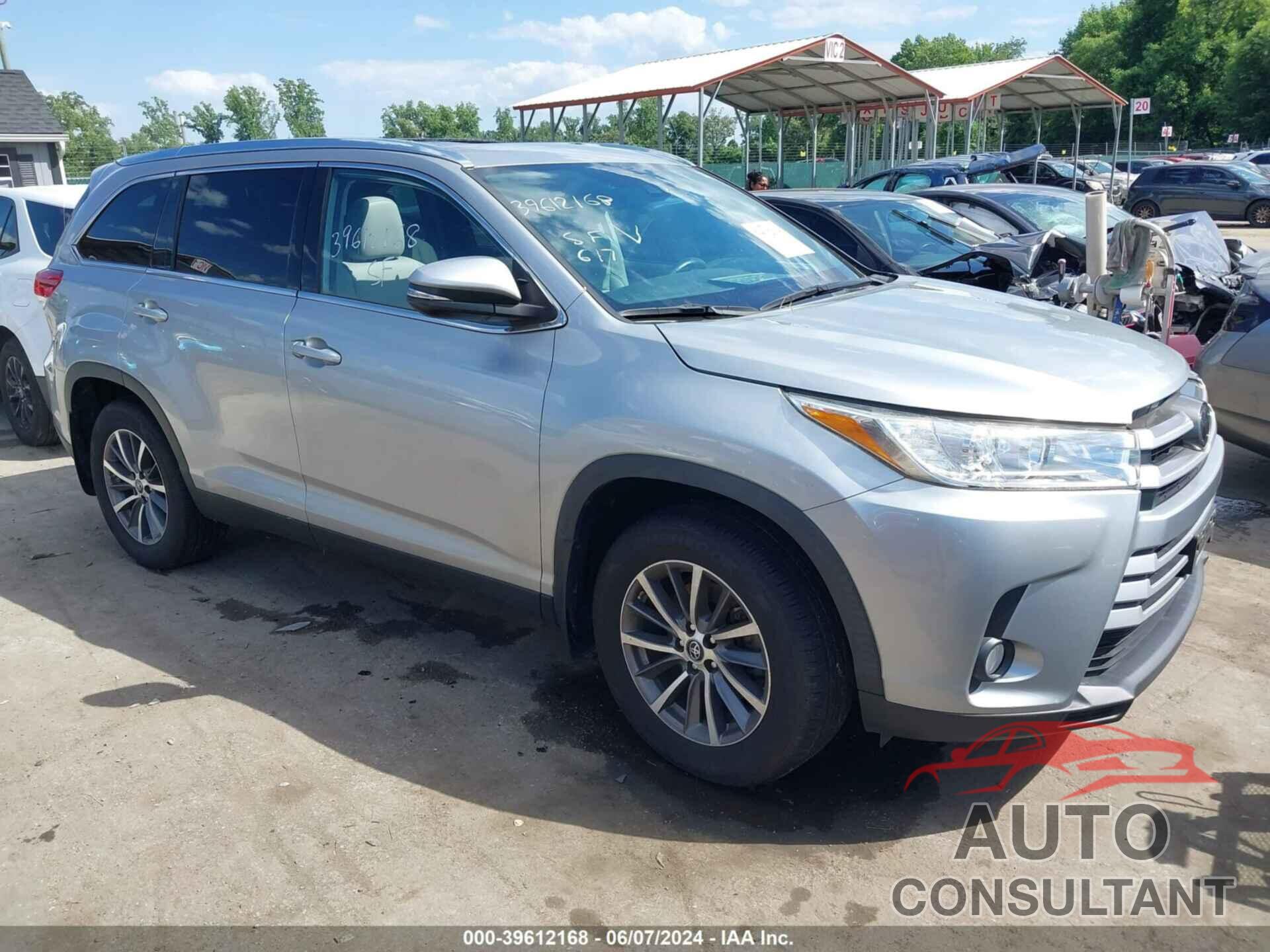 TOYOTA HIGHLANDER 2019 - 5TDJZRFH7KS586014