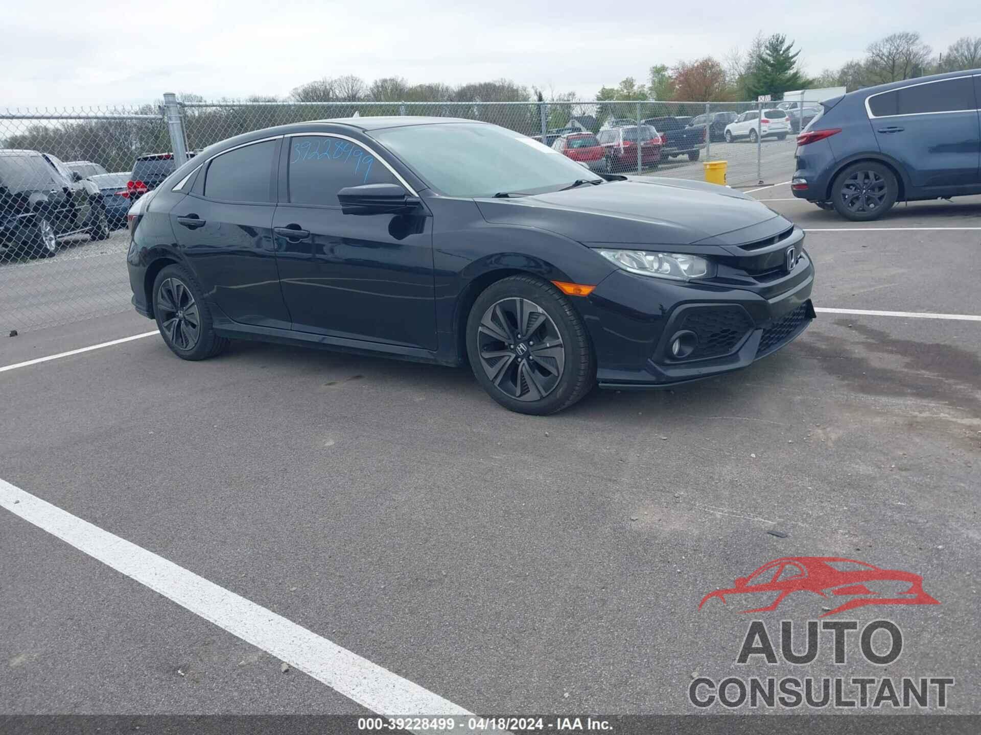 HONDA CIVIC 2018 - SHHFK7H58JU217388