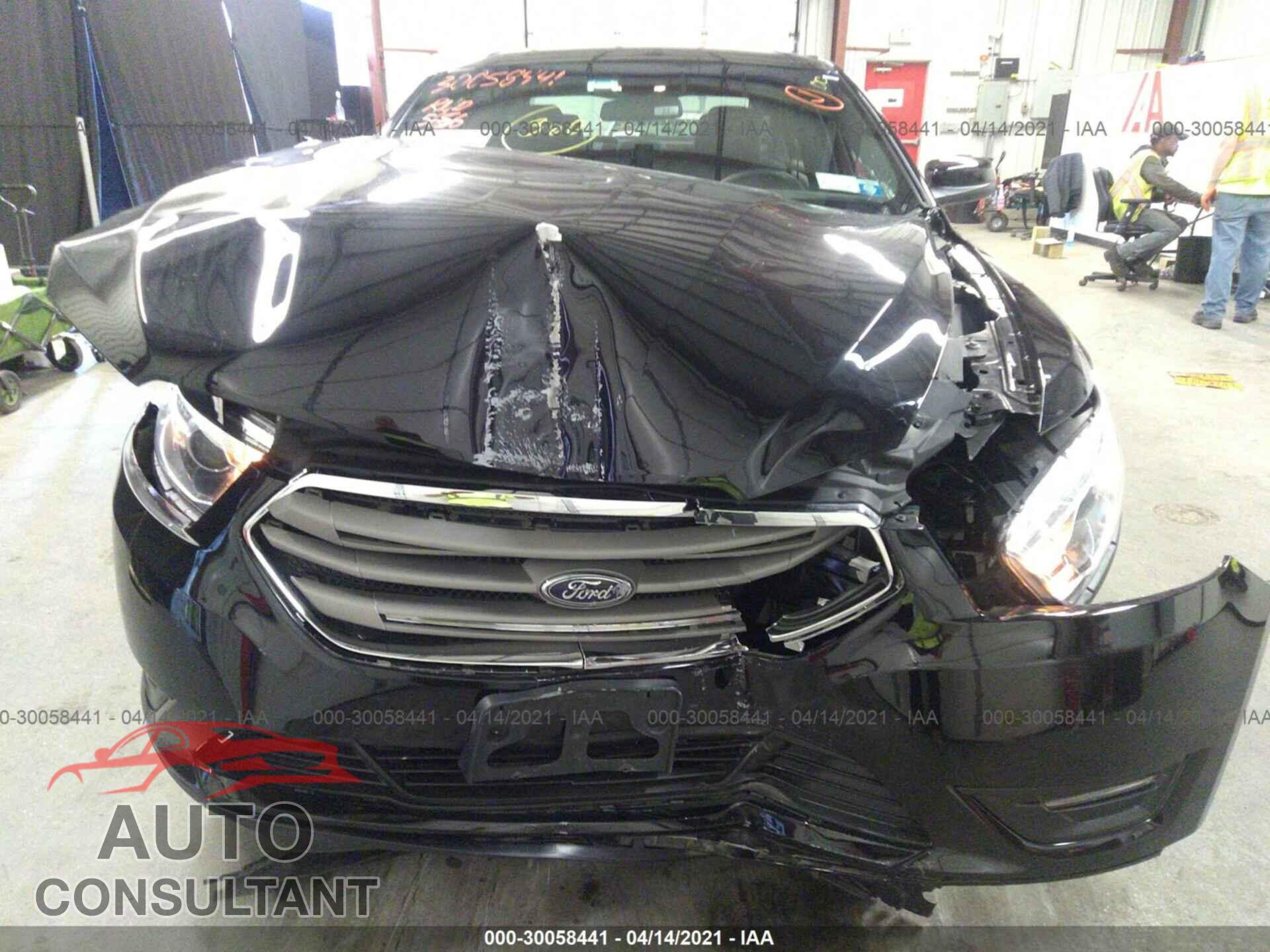 FORD TAURUS 2019 - 1FAHP2E82KG110234