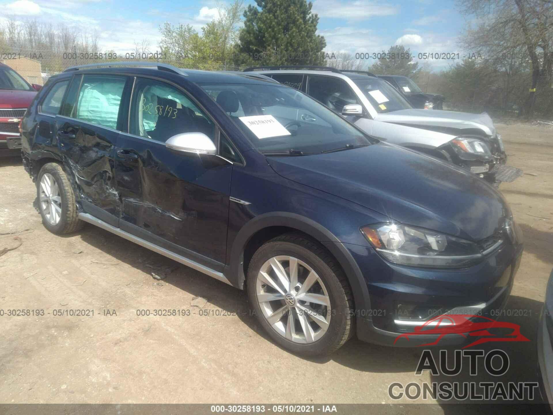 VOLKSWAGEN GOLF ALLTRACK 2018 - 3VWM17AUXJM768461