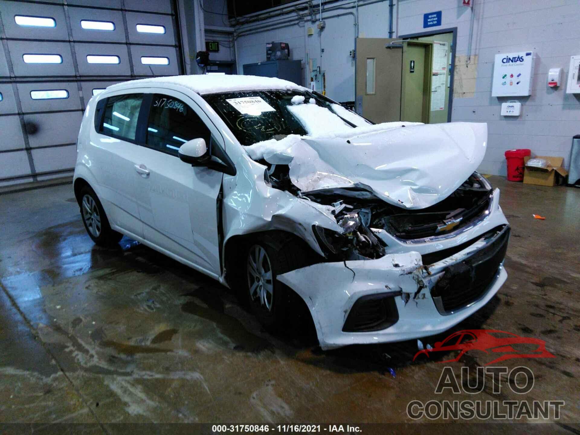 CHEVROLET SONIC 2017 - 1G1JG6SH5H4150155