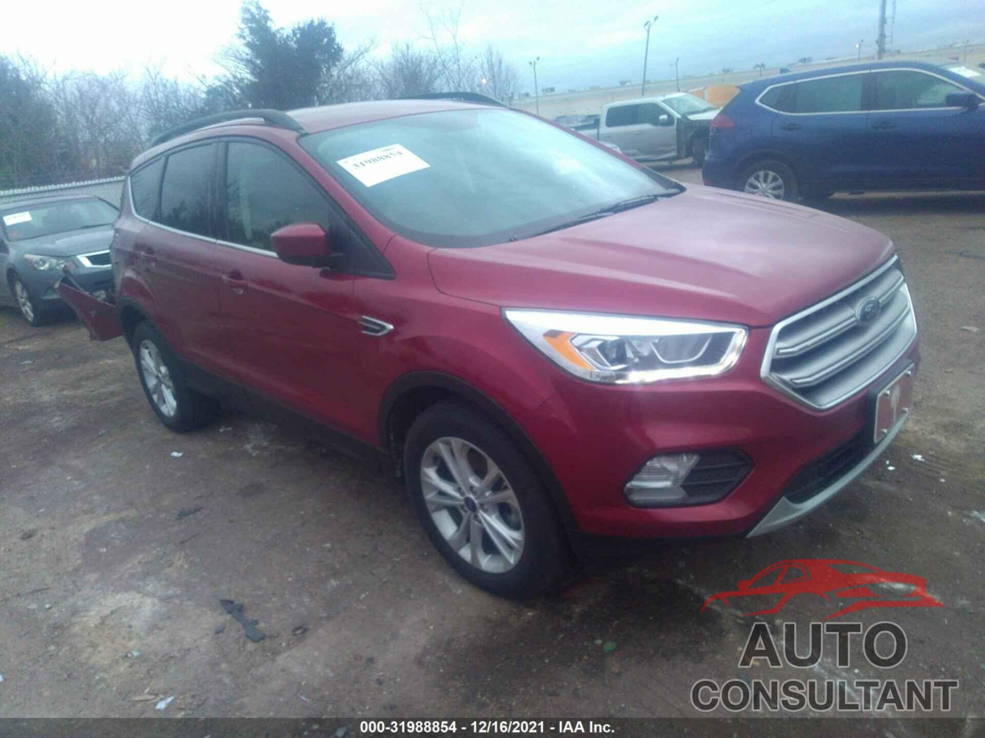 FORD ESCAPE 2017 - 1FMCU0GD6HUC18969