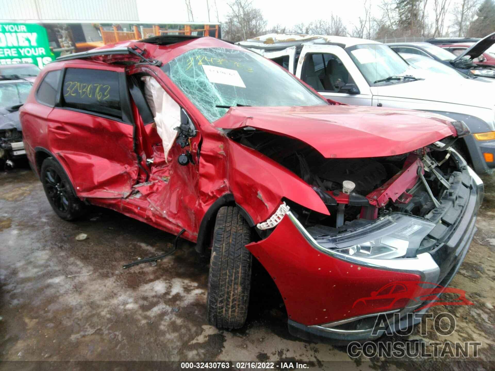 MITSUBISHI OUTLANDER 2018 - JA4AD3A38JZ025495