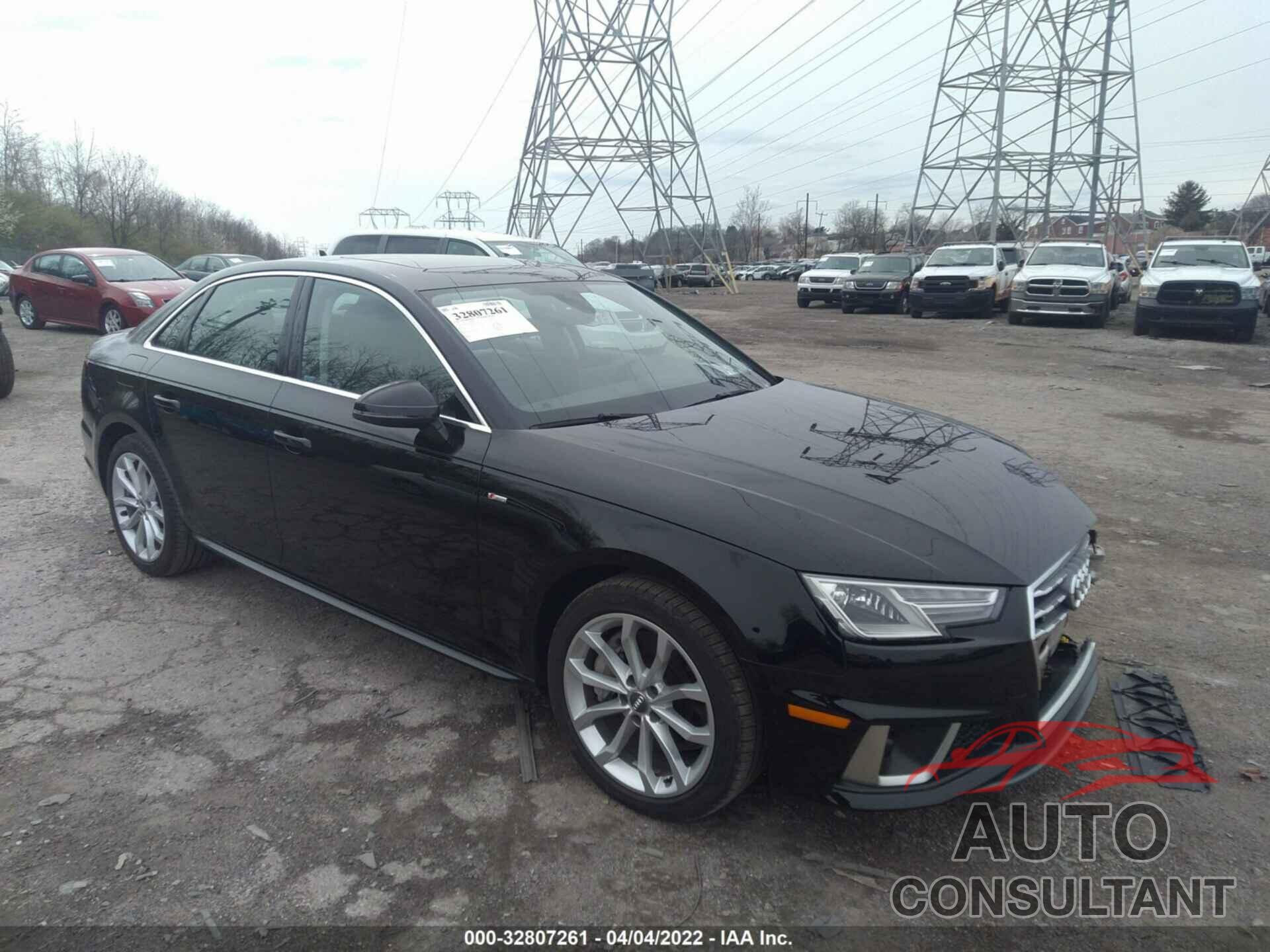 AUDI A4 2019 - WAUDNAF45KN017799