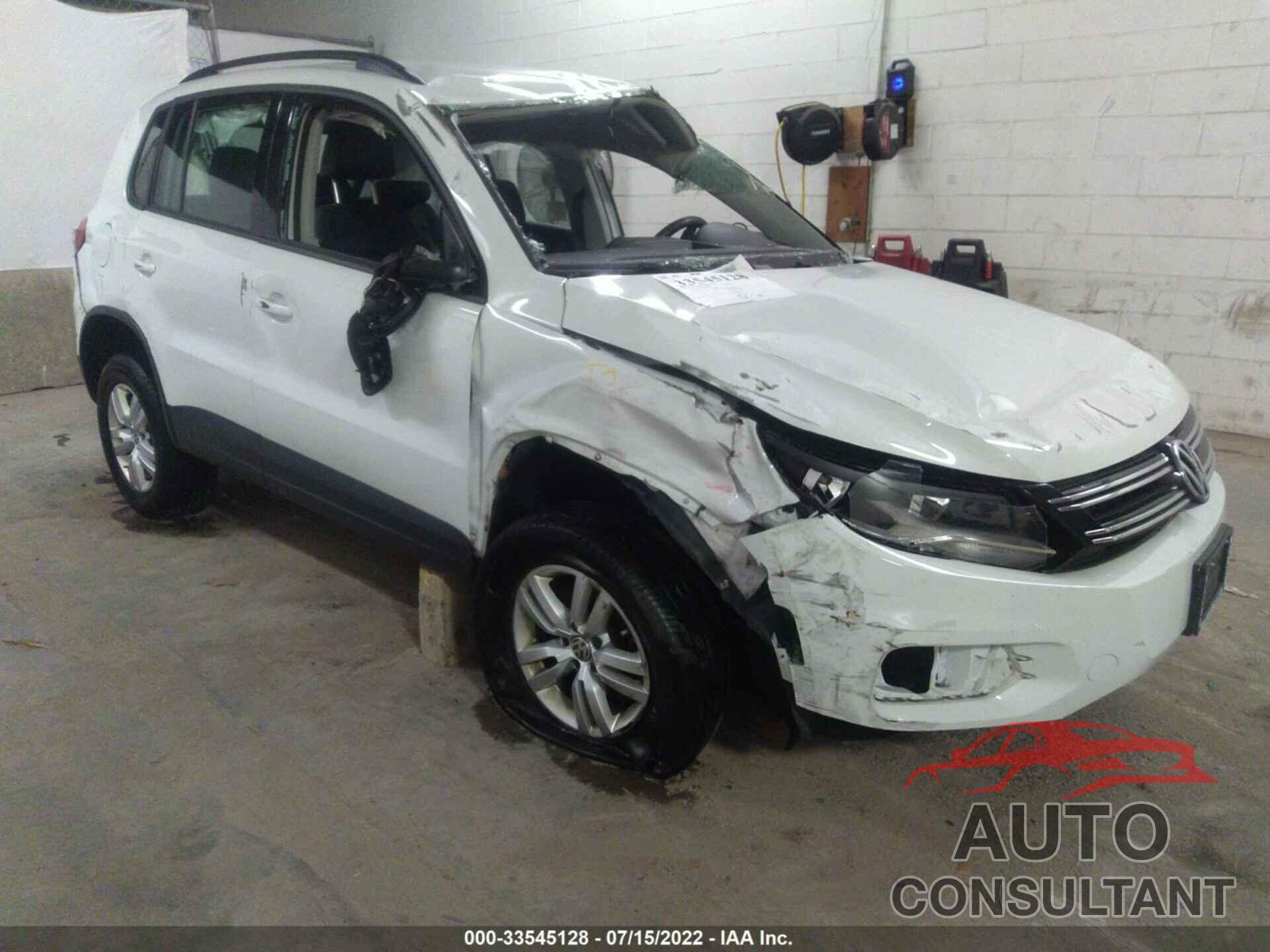 VOLKSWAGEN TIGUAN 2017 - WVGBV7AX5HK032548