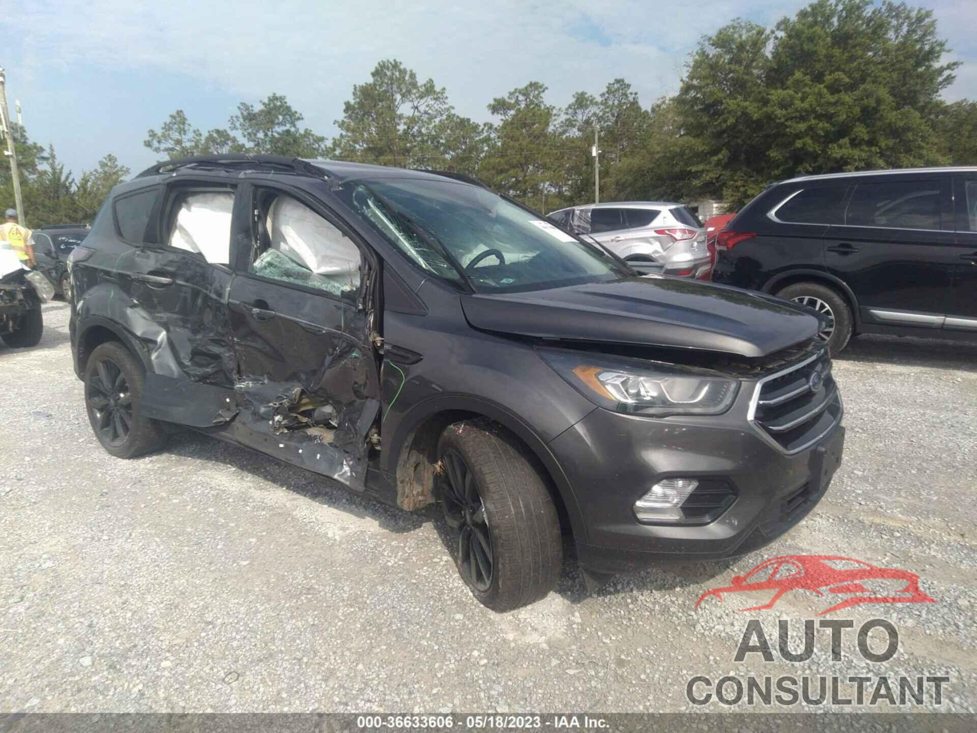 FORD ESCAPE 2017 - 1FMCU0J94HUA76271