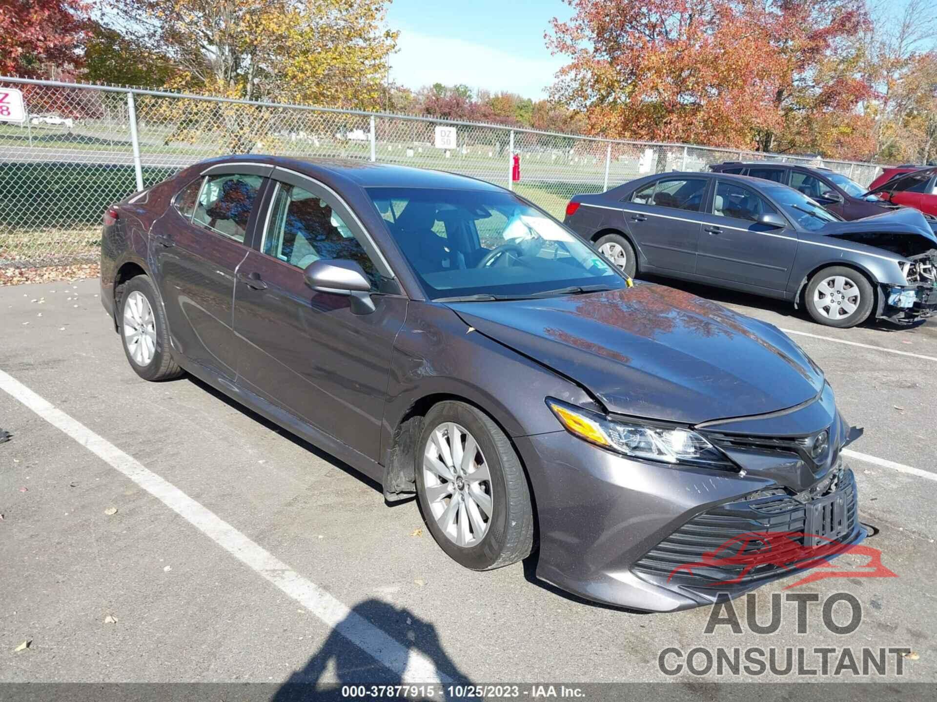 TOYOTA CAMRY 2018 - 4T1B11HK4JU552415