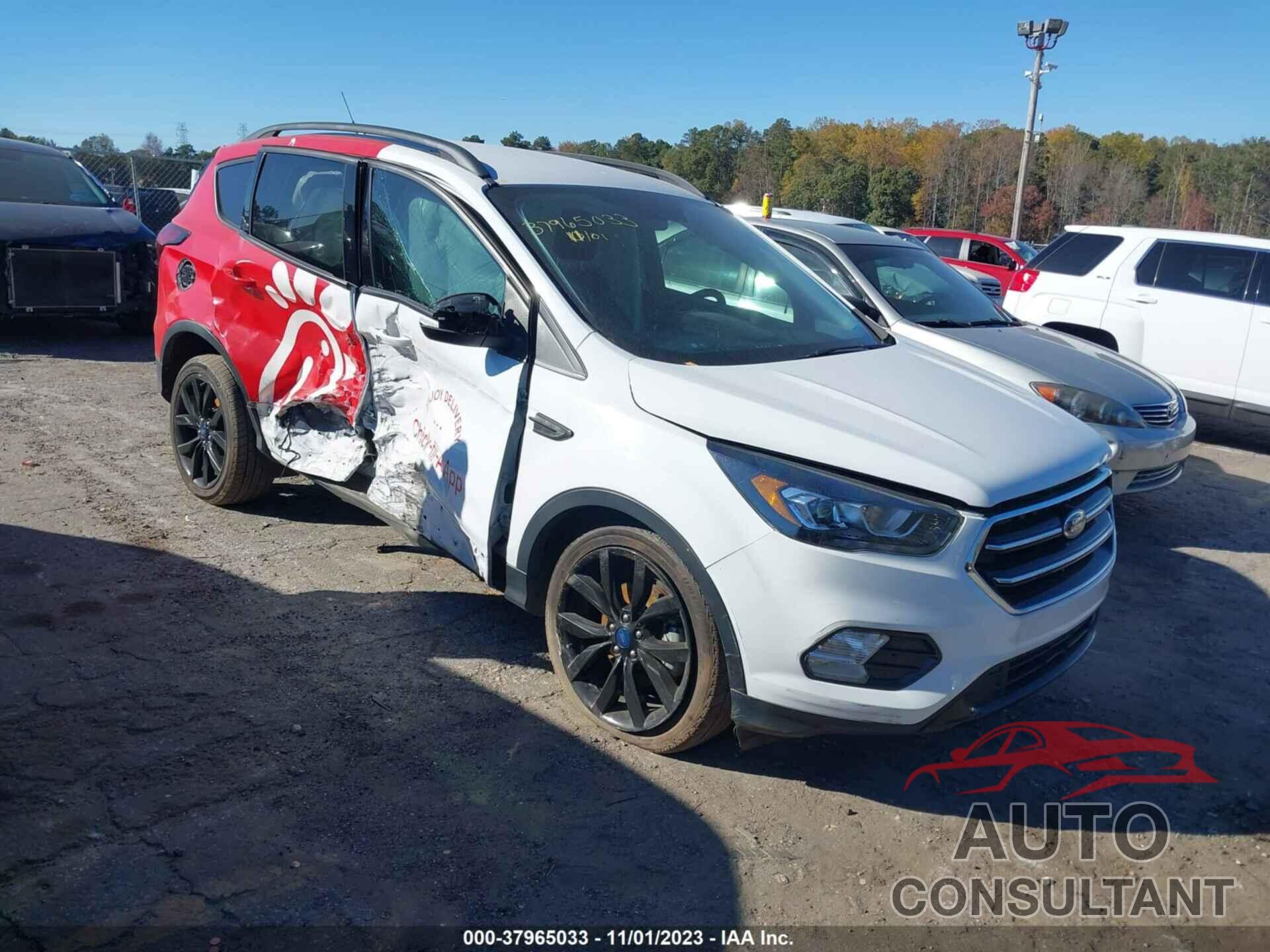 FORD ESCAPE 2019 - 1FMCU0GD8KUB09758