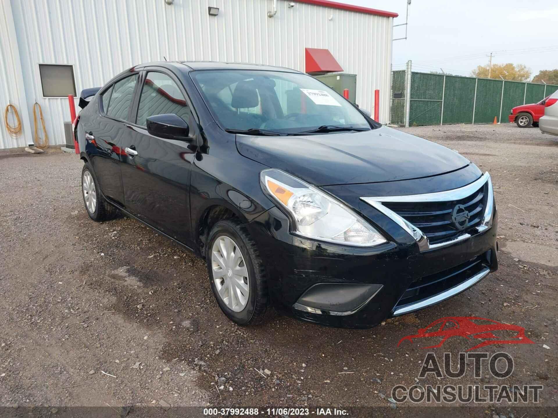 NISSAN VERSA 2019 - 3N1CN7AP1KL857651