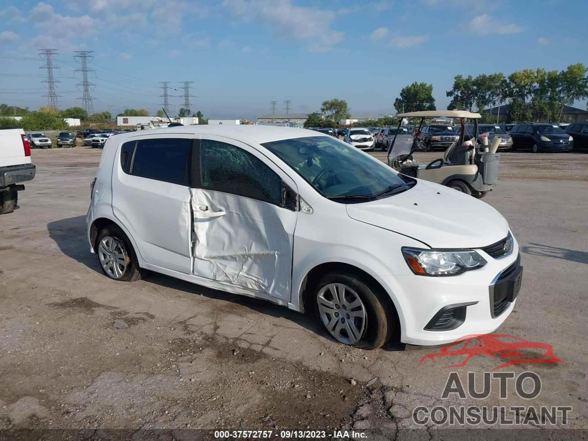 CHEVROLET SONIC 2017 - 1G1JG6SH7H4155793