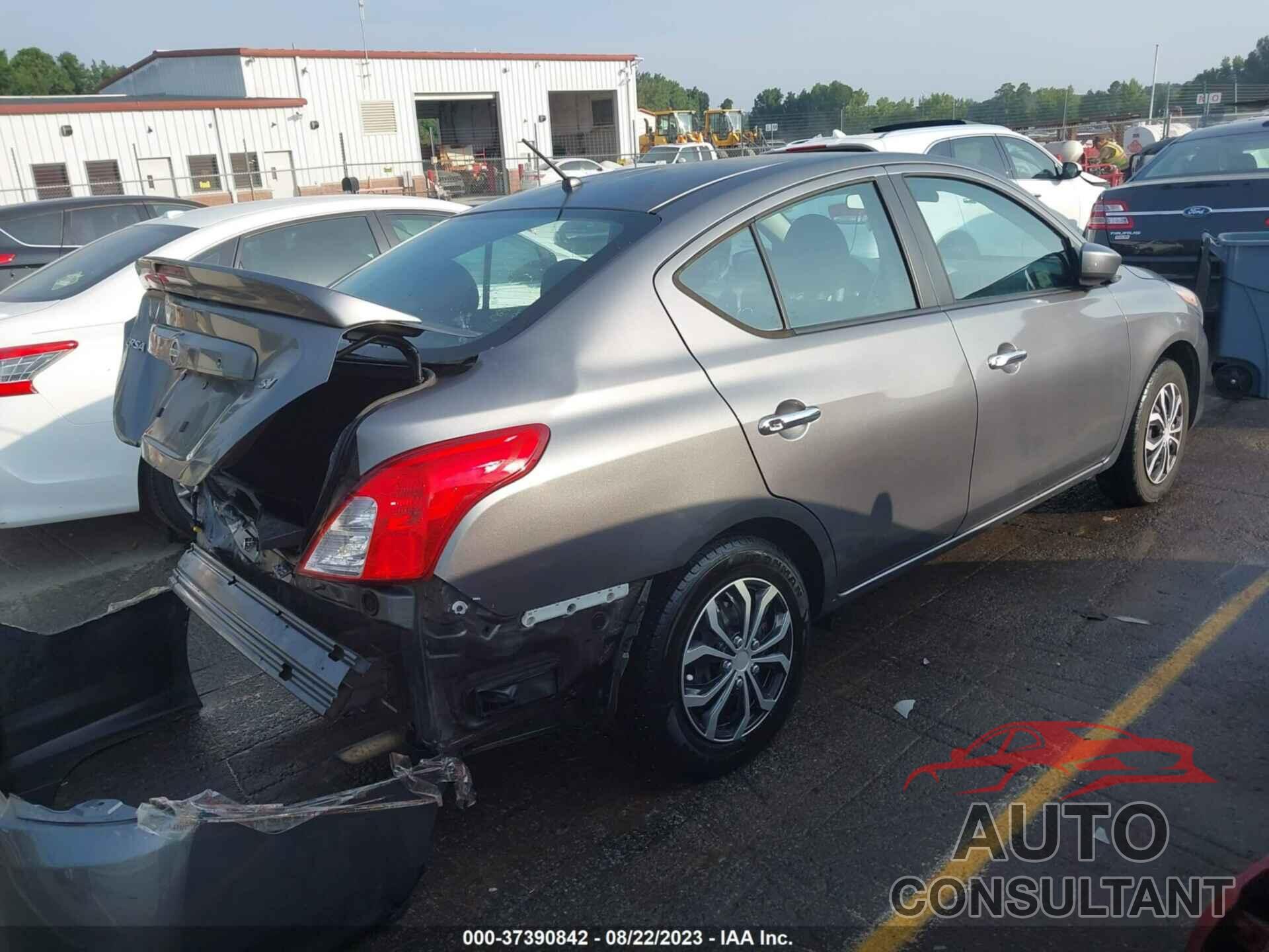 NISSAN VERSA 2017 - 3N1CN7AP3HL877456