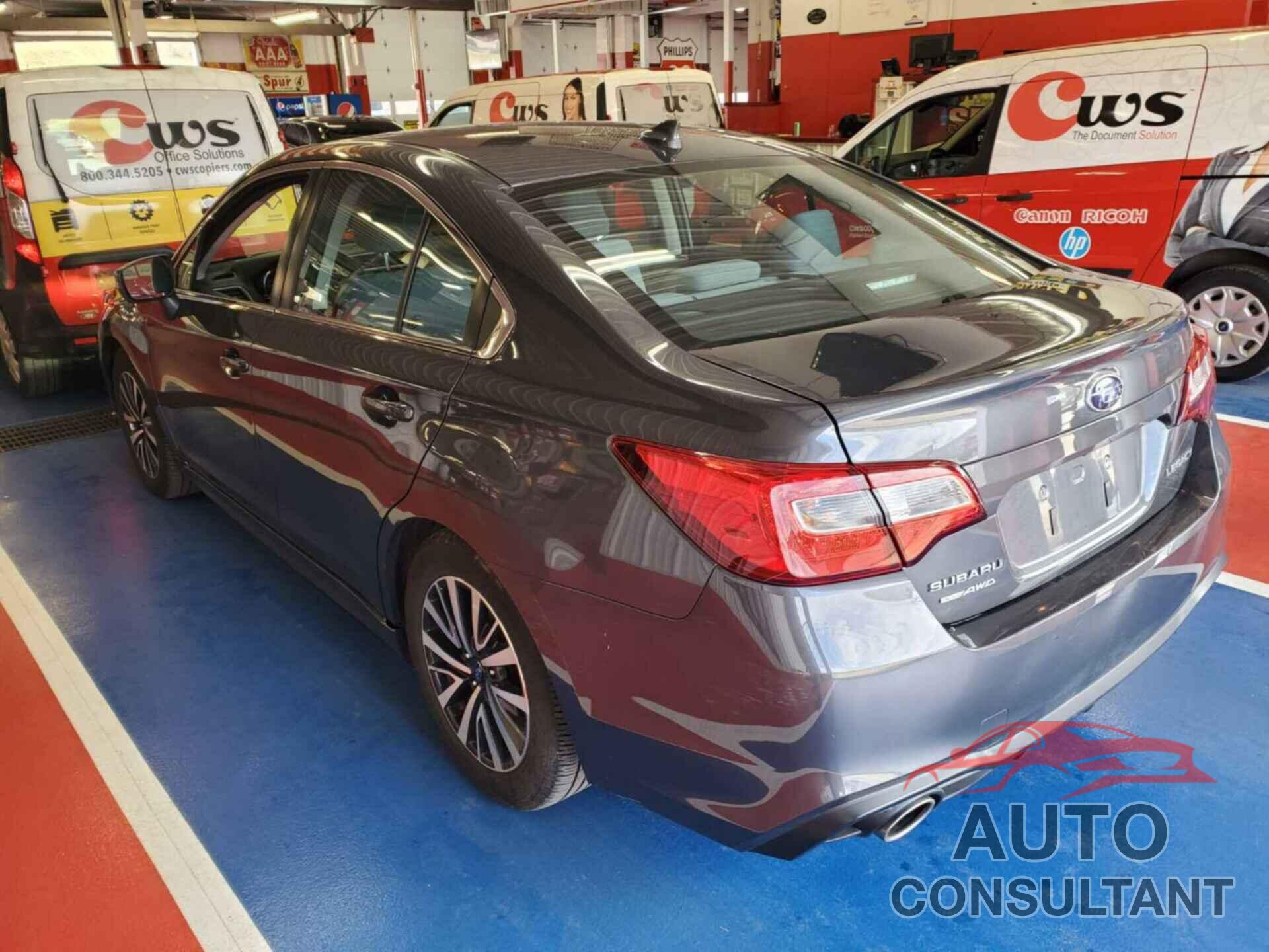 SUBARU LEGACY 2018 - 4S3BNAF64J3033806