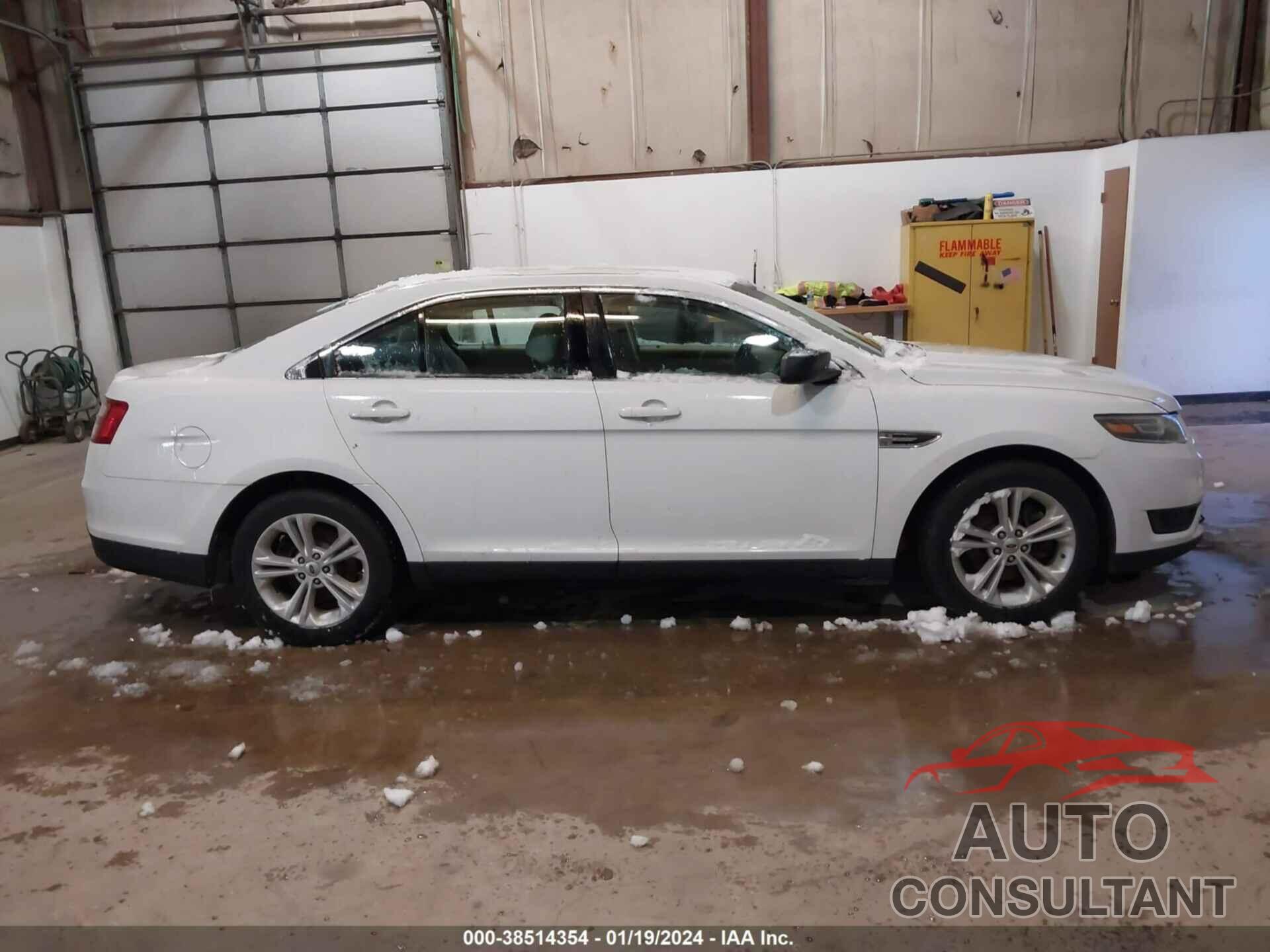 FORD TAURUS 2018 - 1FAHP2D89JG120100