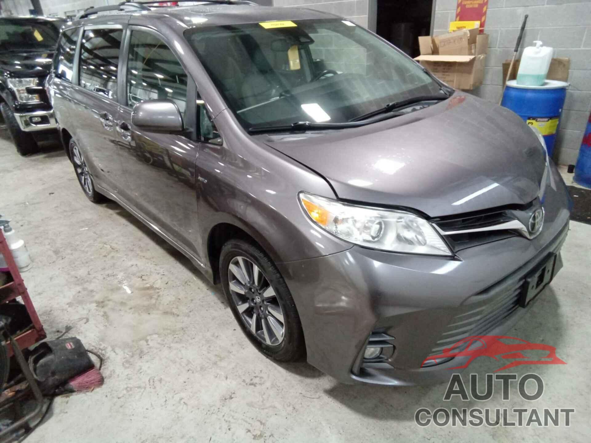 TOYOTA SIENNA 2019 - 5TDDZ3DC3KS220648