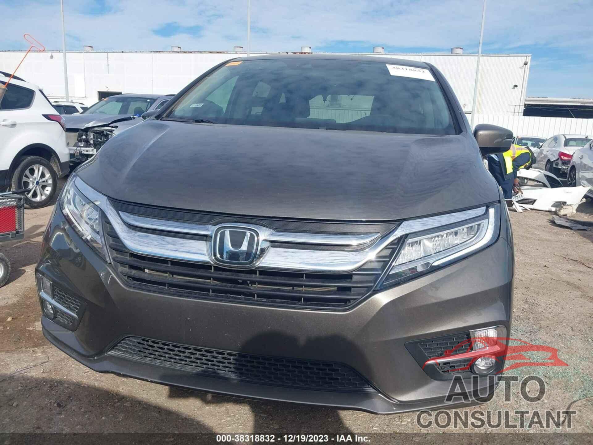 HONDA ODYSSEY 2018 - 5FNRL6H99JB079501