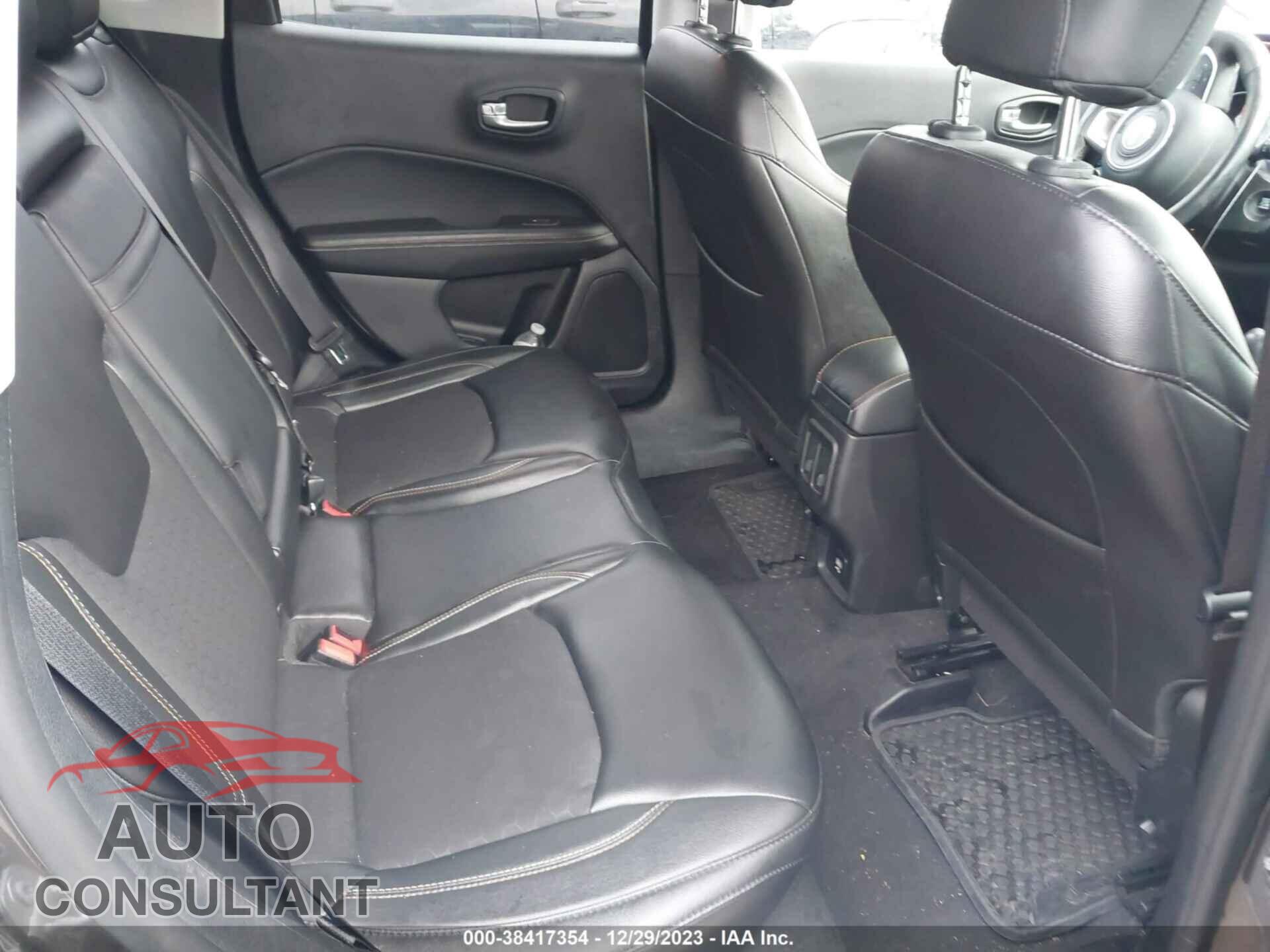 JEEP COMPASS 2018 - 3C4NJDBB2JT361162