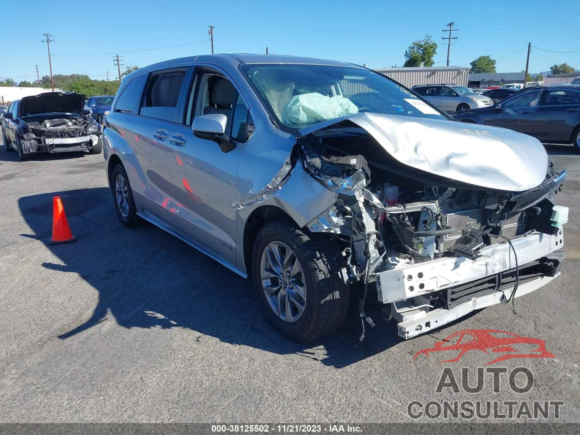 TOYOTA SIENNA 2021 - 5TDKRKEC8MS047759