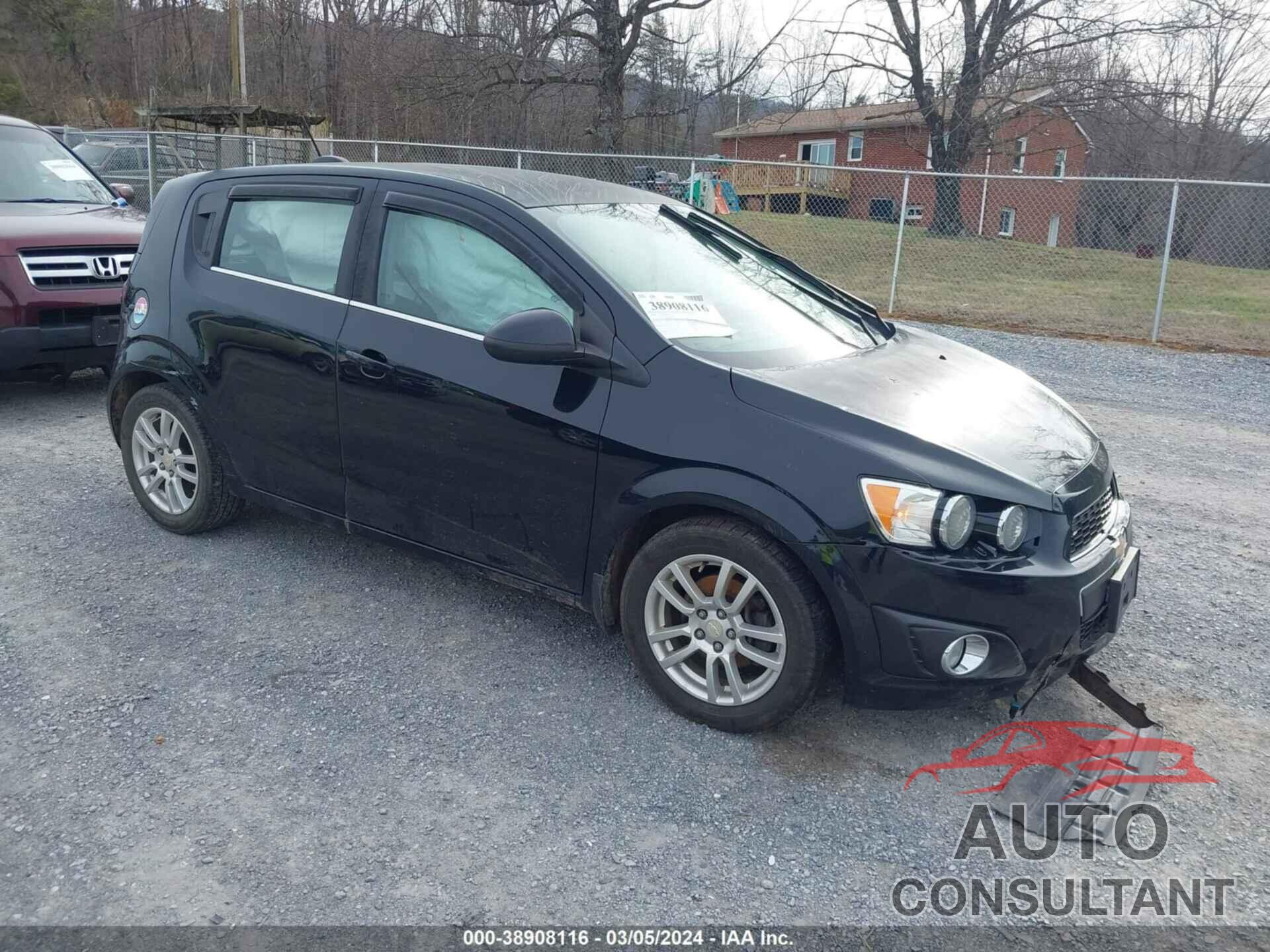 CHEVROLET SONIC 2016 - 1G1JC6SH1G4168095