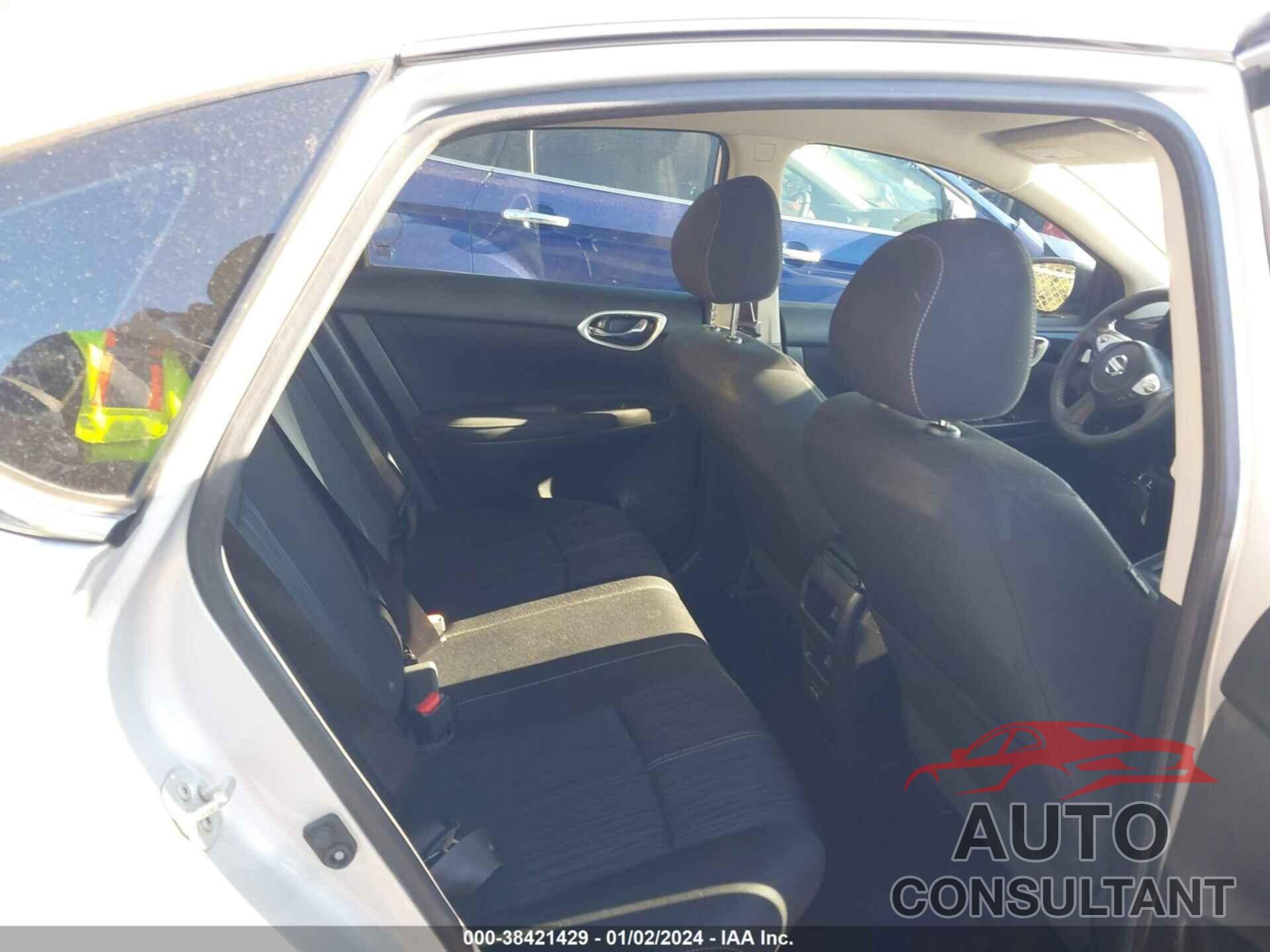 NISSAN SENTRA 2018 - 3N1AB7AP3JL622084