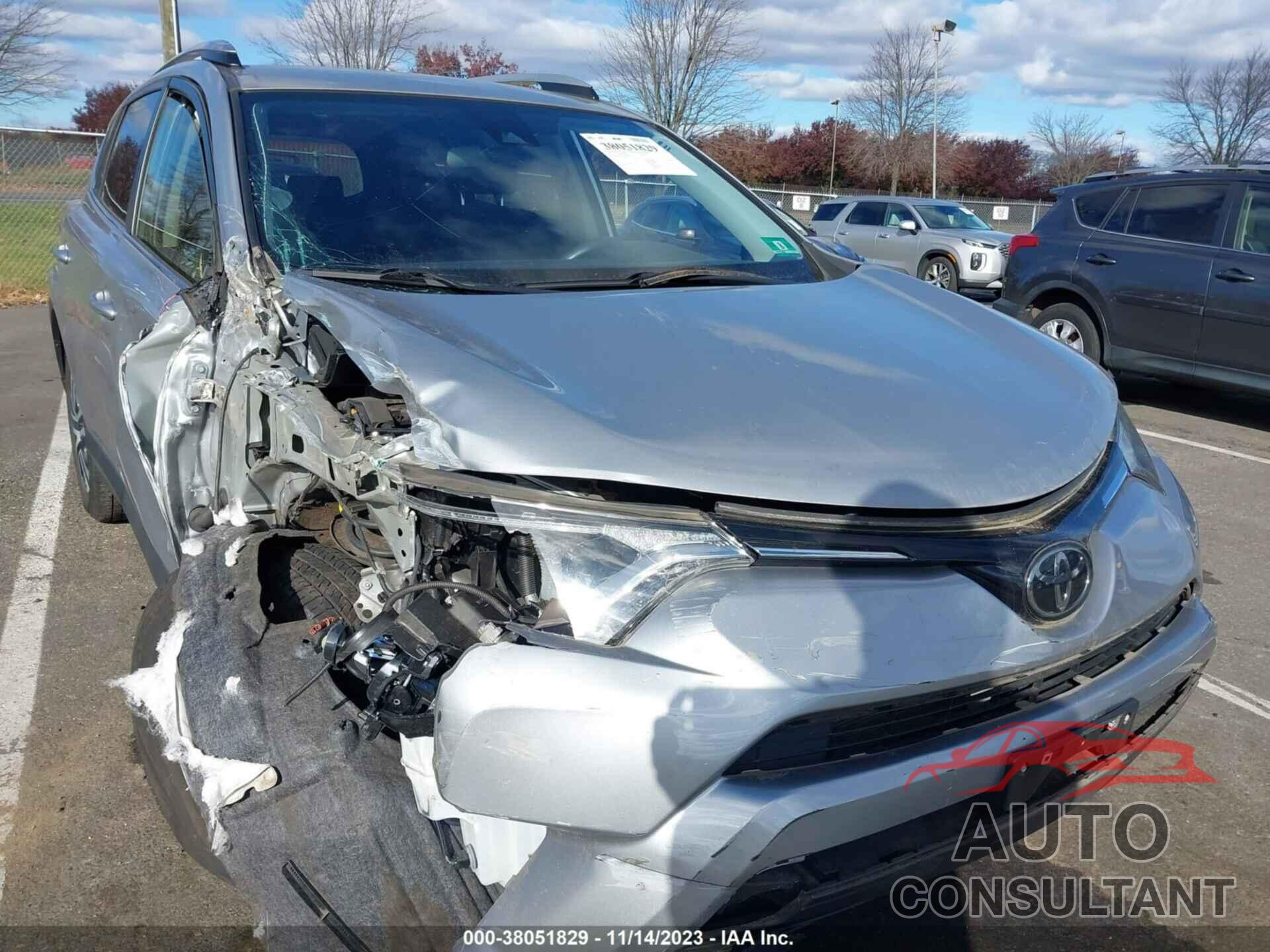 TOYOTA RAV4 2018 - JTMBFREV8JJ230509