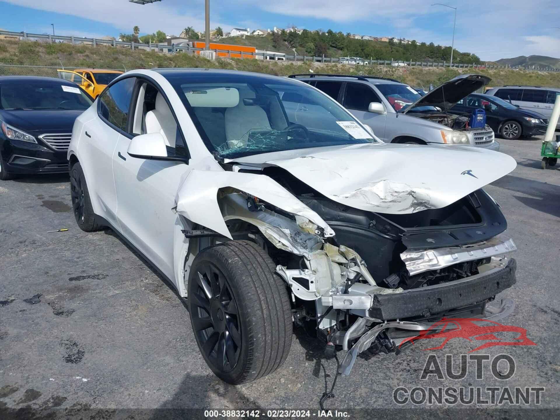 TESLA MODEL Y 2021 - 5YJYGDEE4MF276103