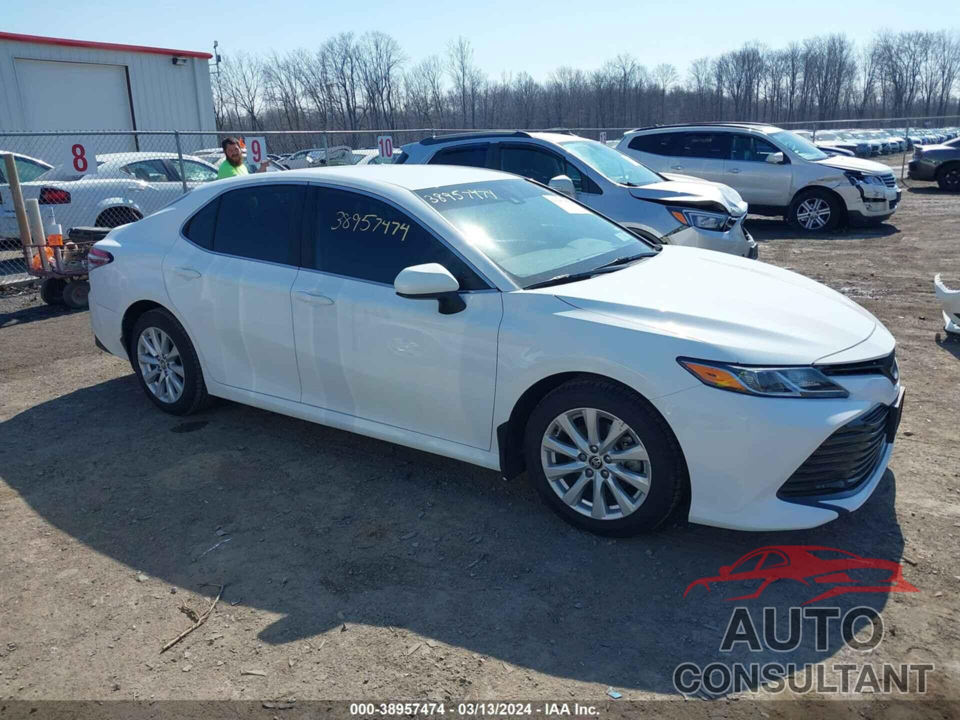 TOYOTA CAMRY 2020 - 4T1C11AKXLU400611