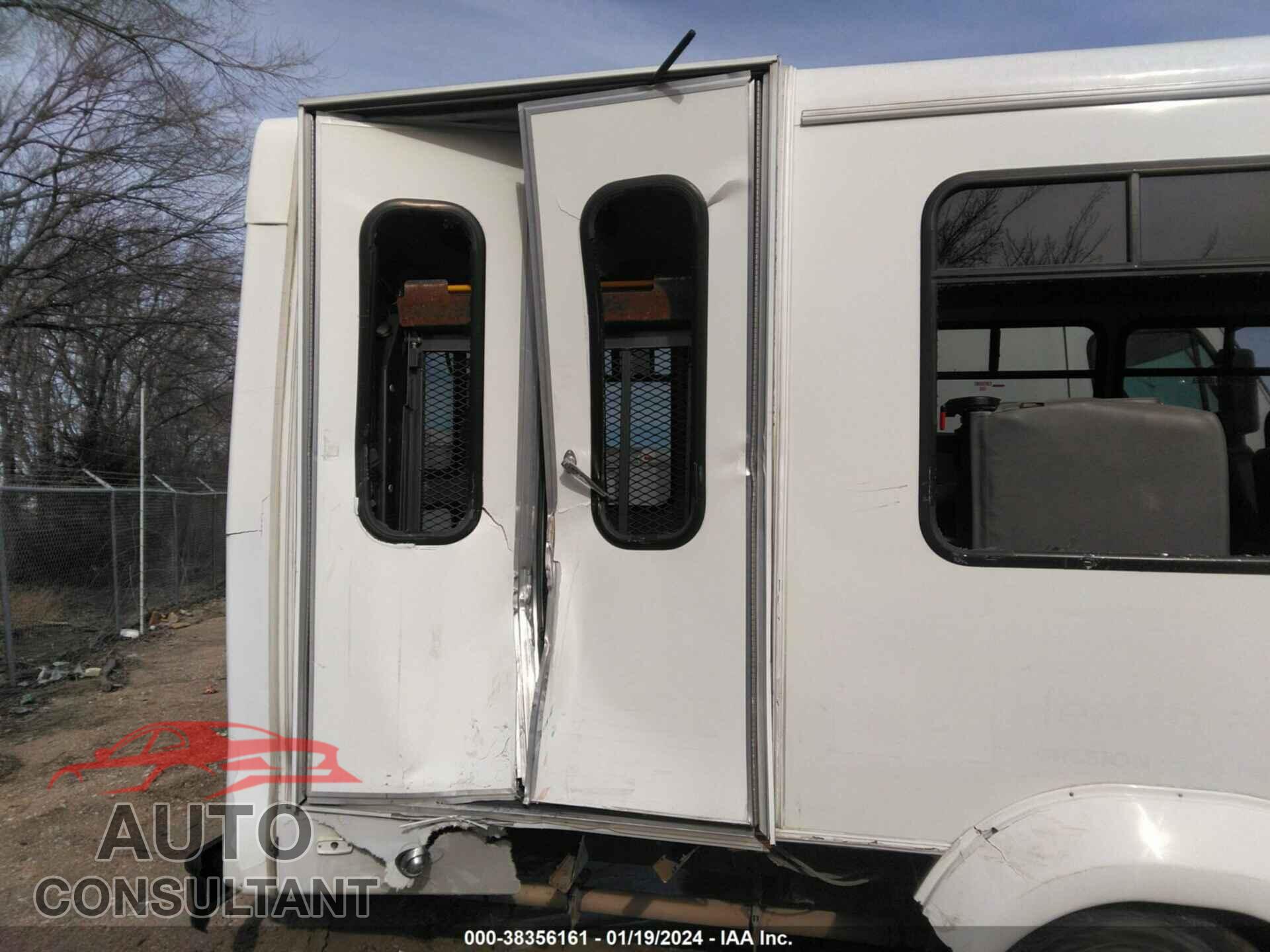 FORD ECONOLINE 2019 - 1FDEE3FS3KDC07359