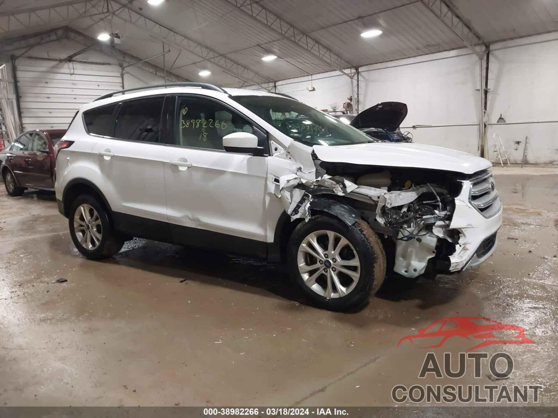 FORD ESCAPE 2018 - 1FMCU0GD0JUB36970