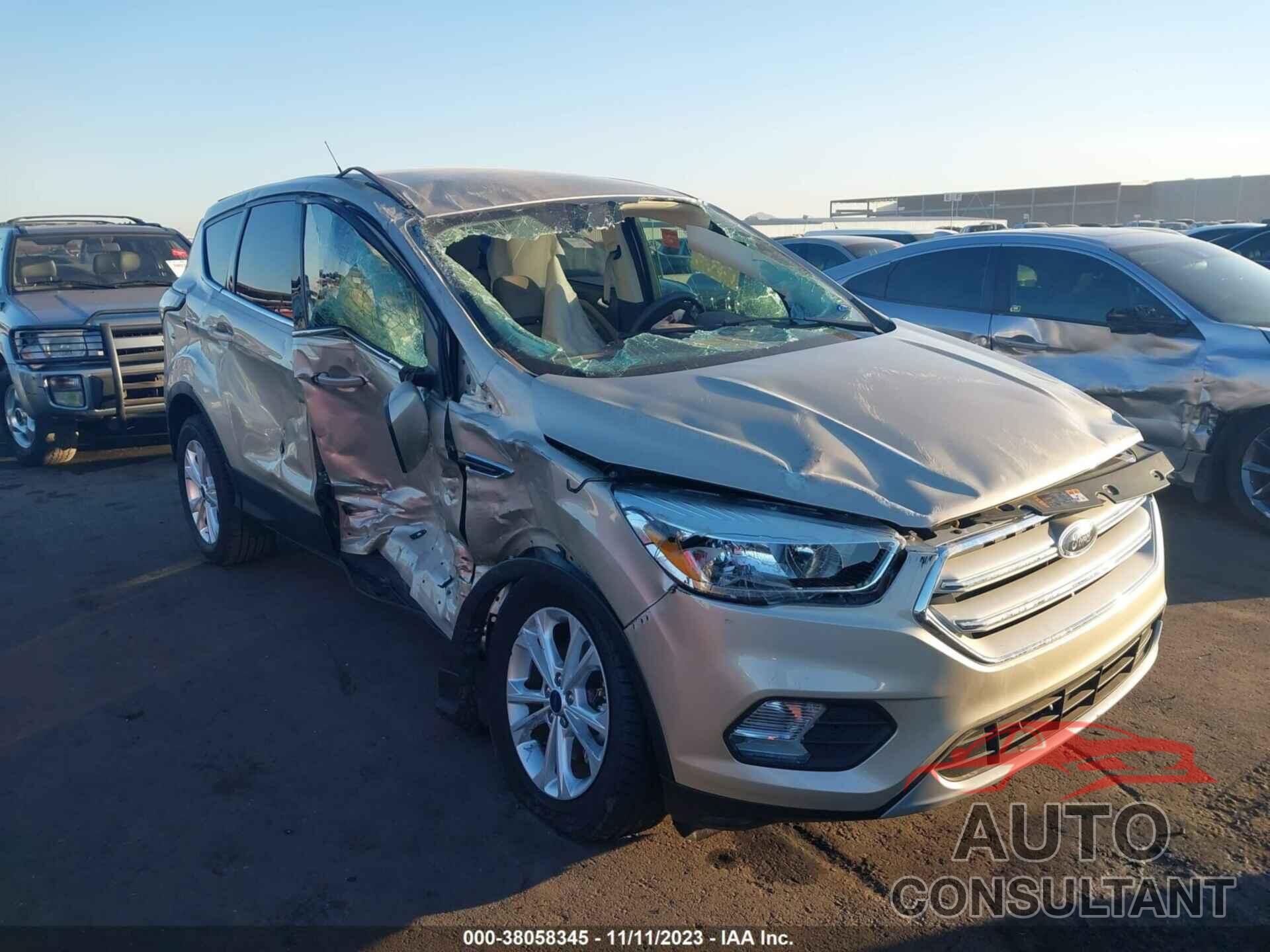 FORD ESCAPE 2017 - 1FMCU0G96HUE74489