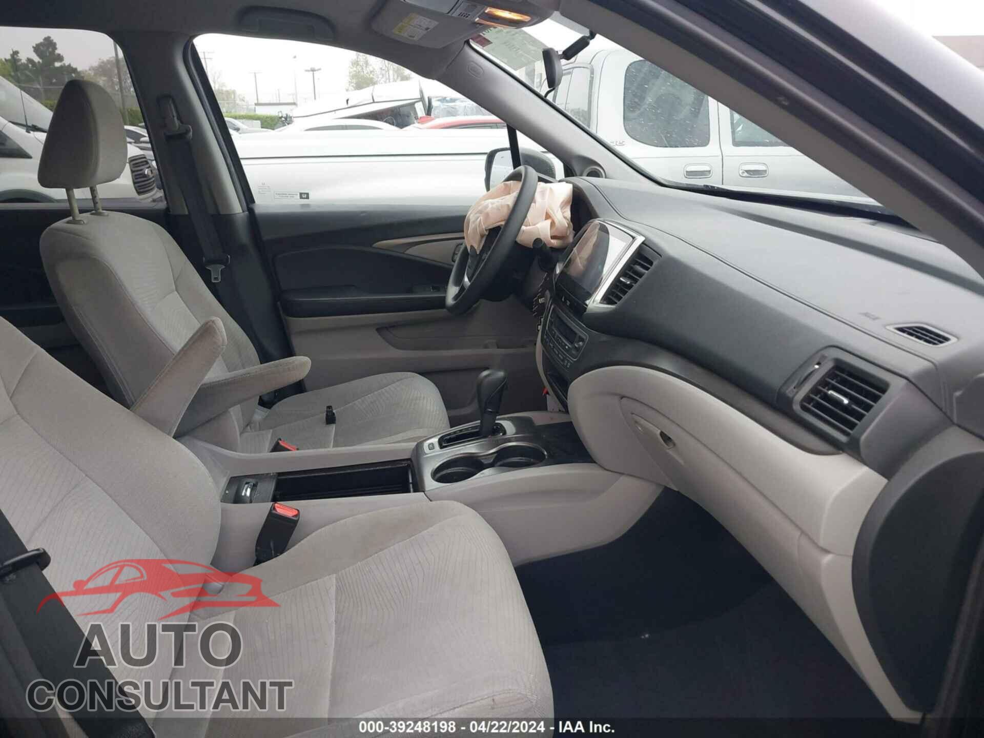 HONDA PILOT 2017 - 5FNYF5H33HB029910